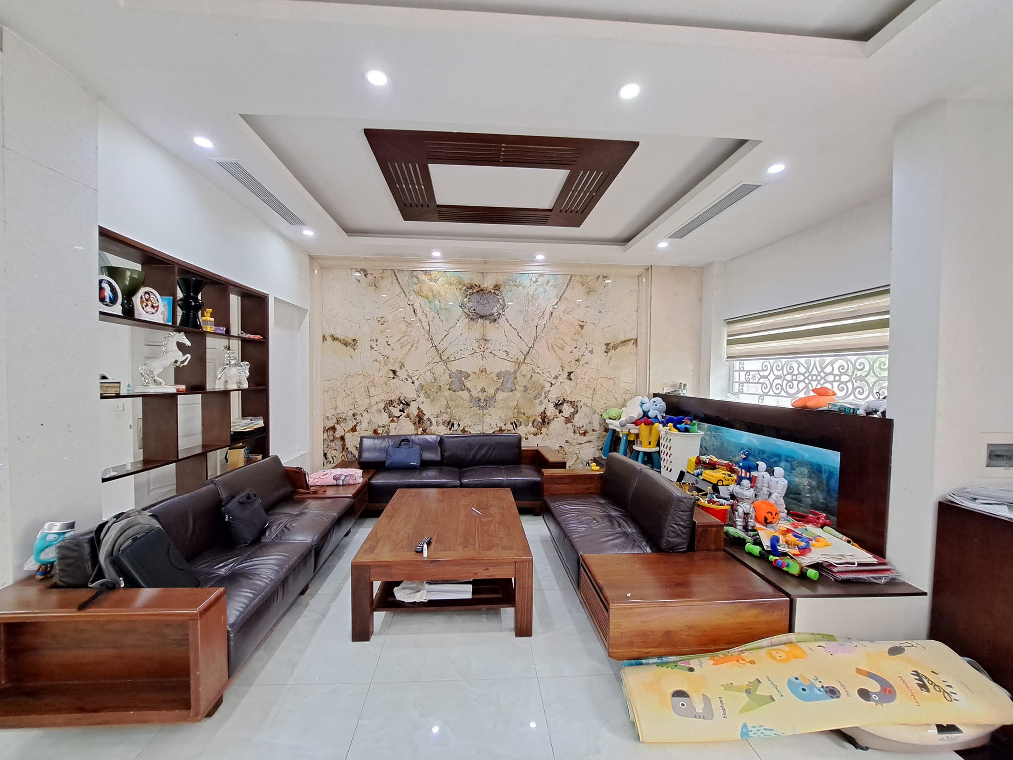 BÁN NHÀ HUỲNH THÚC KHÁNG, Ô TÔ, LÔ GÓC, KD, 65m2 4T MT4.5m, GIÁ 9.99 TỶ