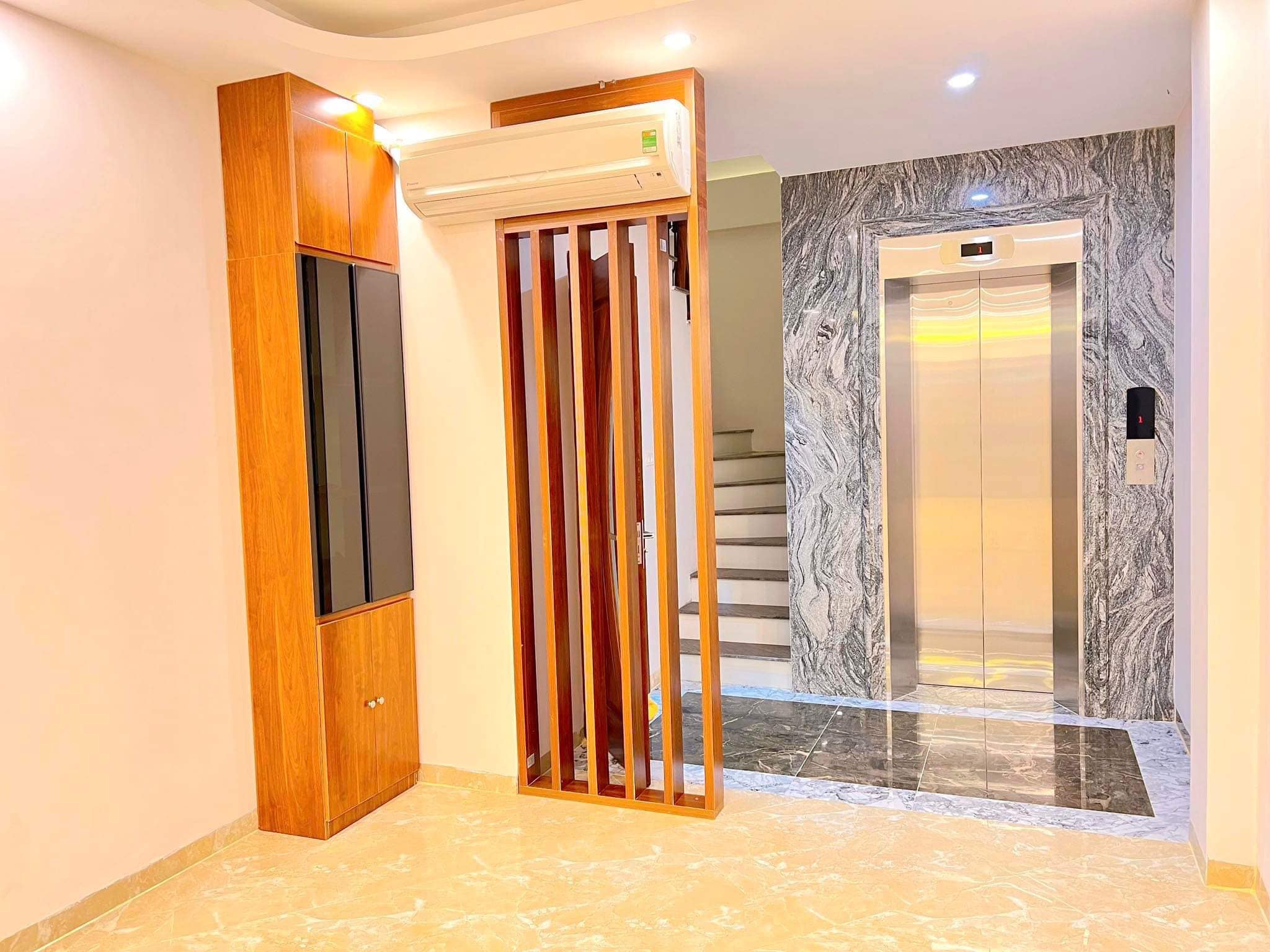 Bán nhà chính chủ phố Ngọc Hà,Ba Đình, 66m2 x6Tầng, Thang máy, kinh doanh,Ôtô, giá 13.5 tỷ