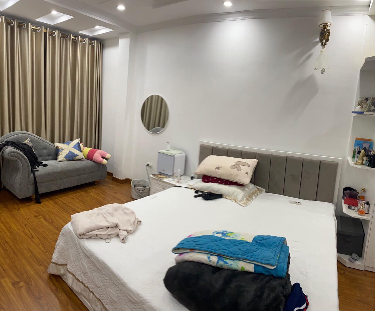 50 Tỷ 200M2 Mặt Tiền 10M Mặt Hồ Hoàng Cầu -Xây Building Tòa Văn Phòng