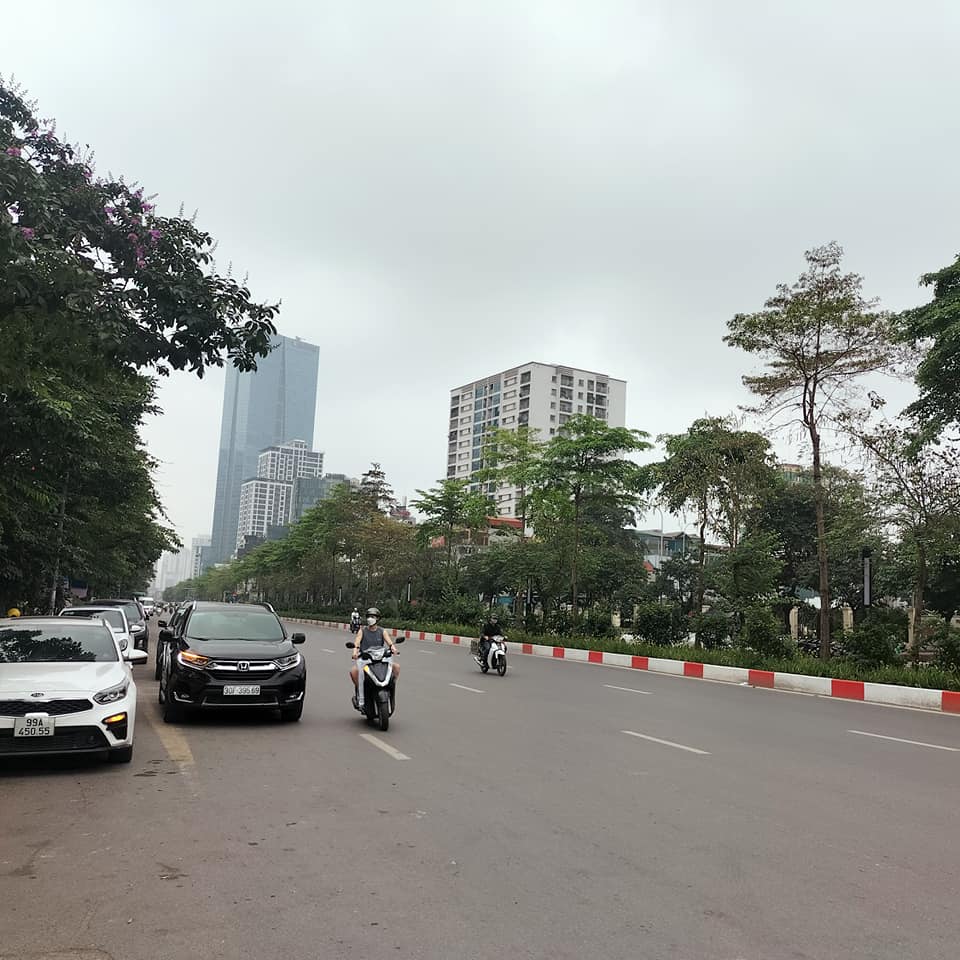 Bán nhà quận Ba Đình, phố Văn Cao. DT 100m, 6T, MT 11m, 22 Tỷ. Lô Góc Ô tô tránh, KDoanh, Làm Vp Cty, Thang máy