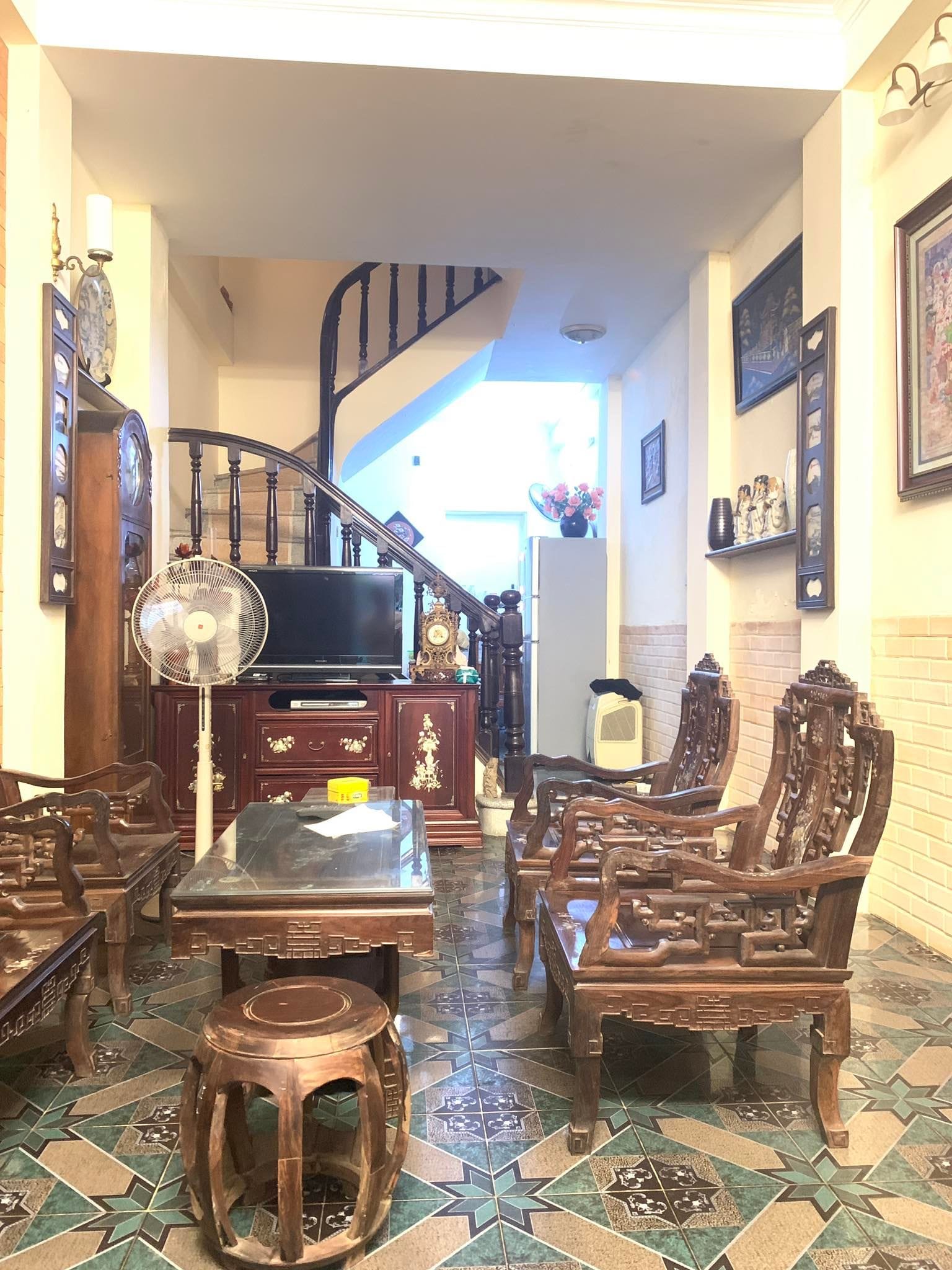 Bán nhà Đội Nhân, phân lô quân đội, ở luôn, ô tô, kinh doanh, văn phòng.