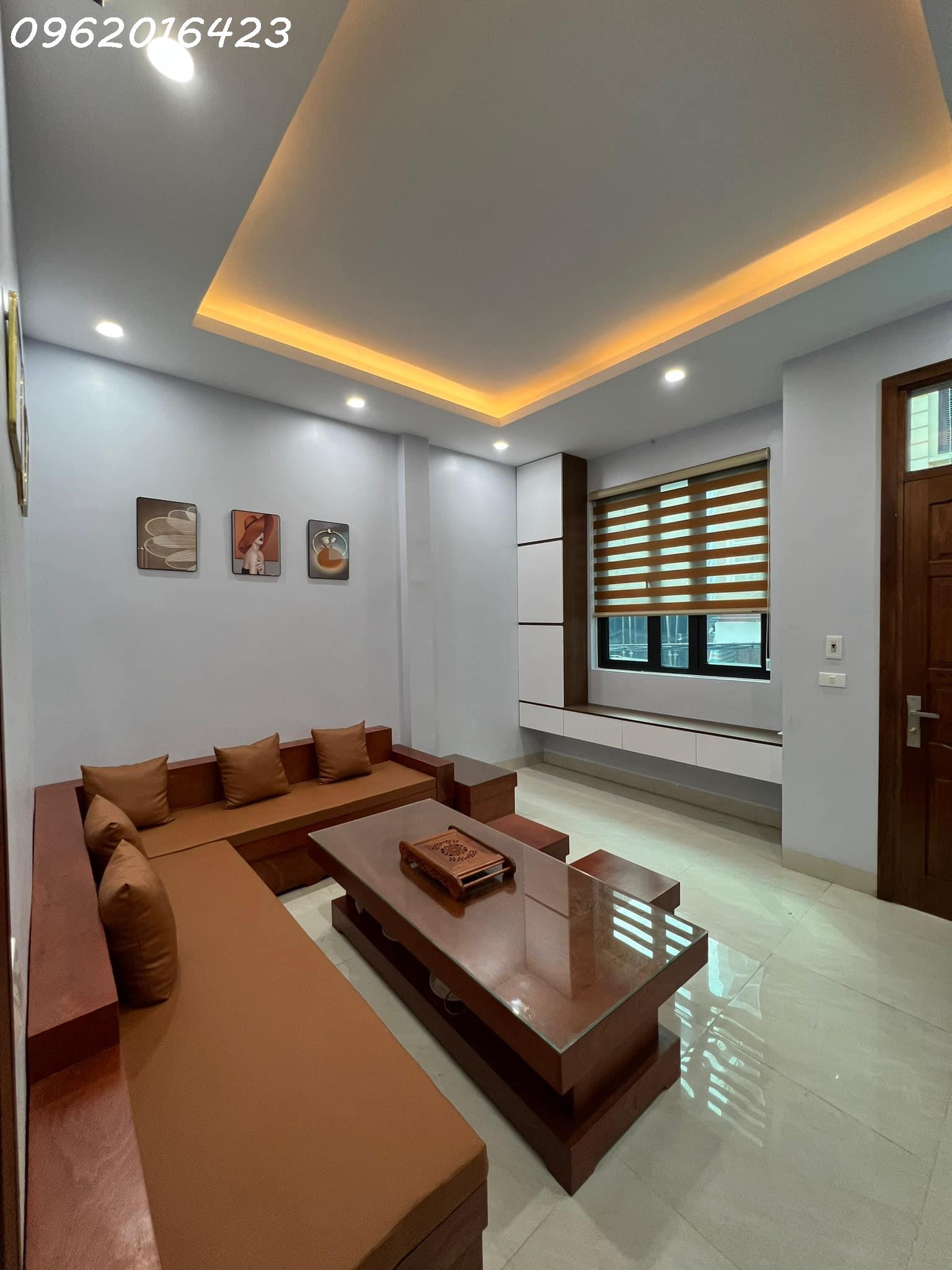 Bán Nhà Phố Văn Cao Ba Đình 15.8tỷ 62m 6tầng Oto Tránh 2 Thoáng Vỉa Hè Kinh Doanh