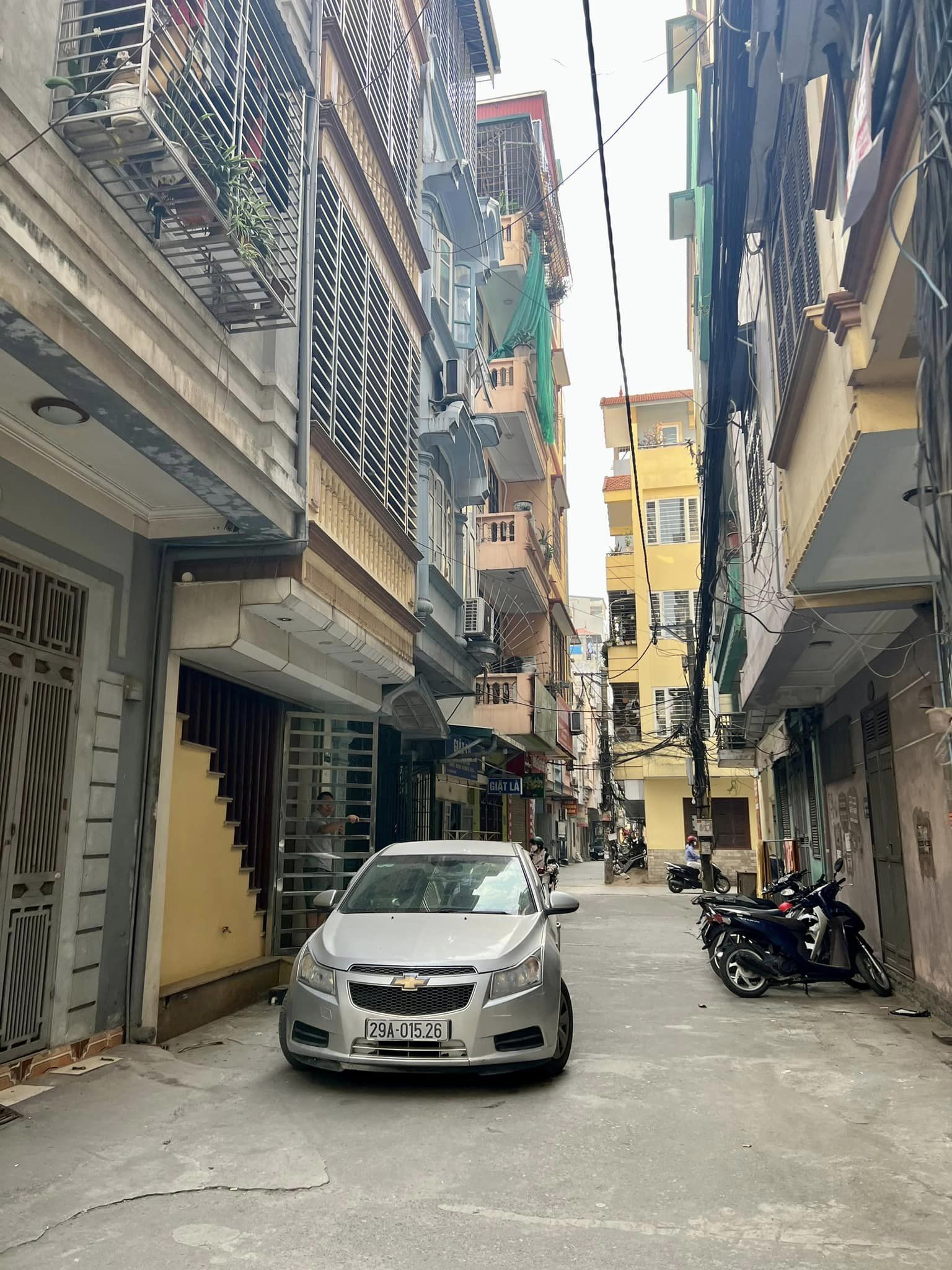 Bán Nhà Mặt Phố kinh doanh đường Chiến Thắng Dt 65m2 6T Mt 4m Giá 23 tỷ Hà Đông