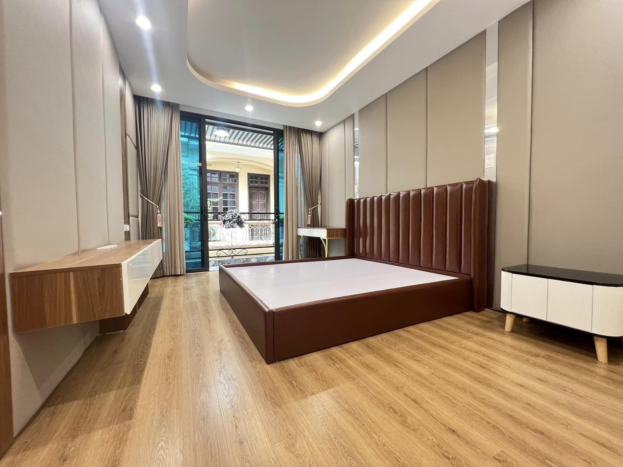 Bán căn nhà 57m2 Mặt phố Tứ Liên, Tây Hồ Gara Ô tô Kinh doannh Sầm uất 7.1 Tỷ