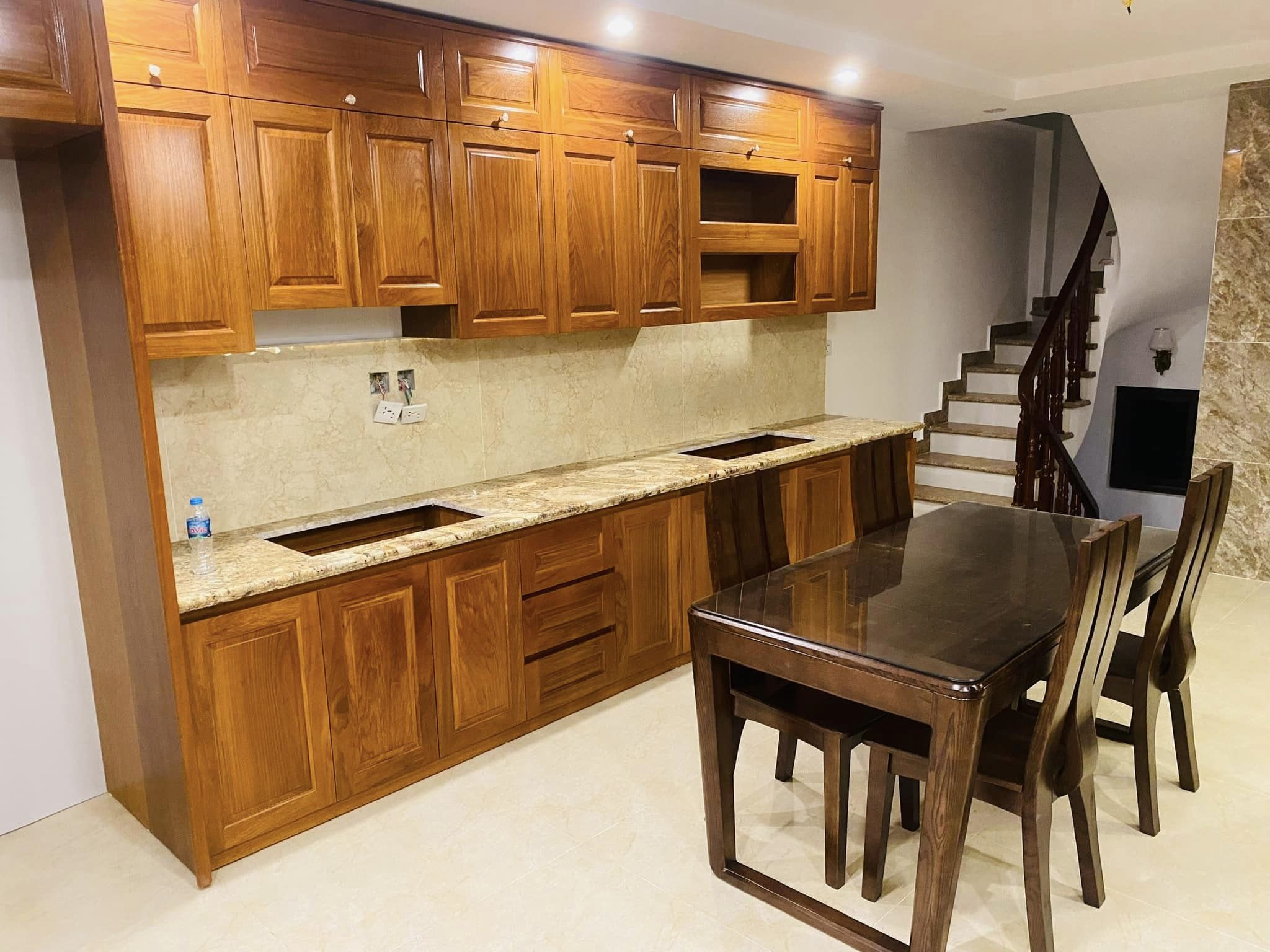 Bán căn nhà 58m2 phố Âu Cơ, Tây Hồ Ô tô đỗ cổng Thang máy XỊN 10m 2 Ô tô tránh 9.4 Tỷ