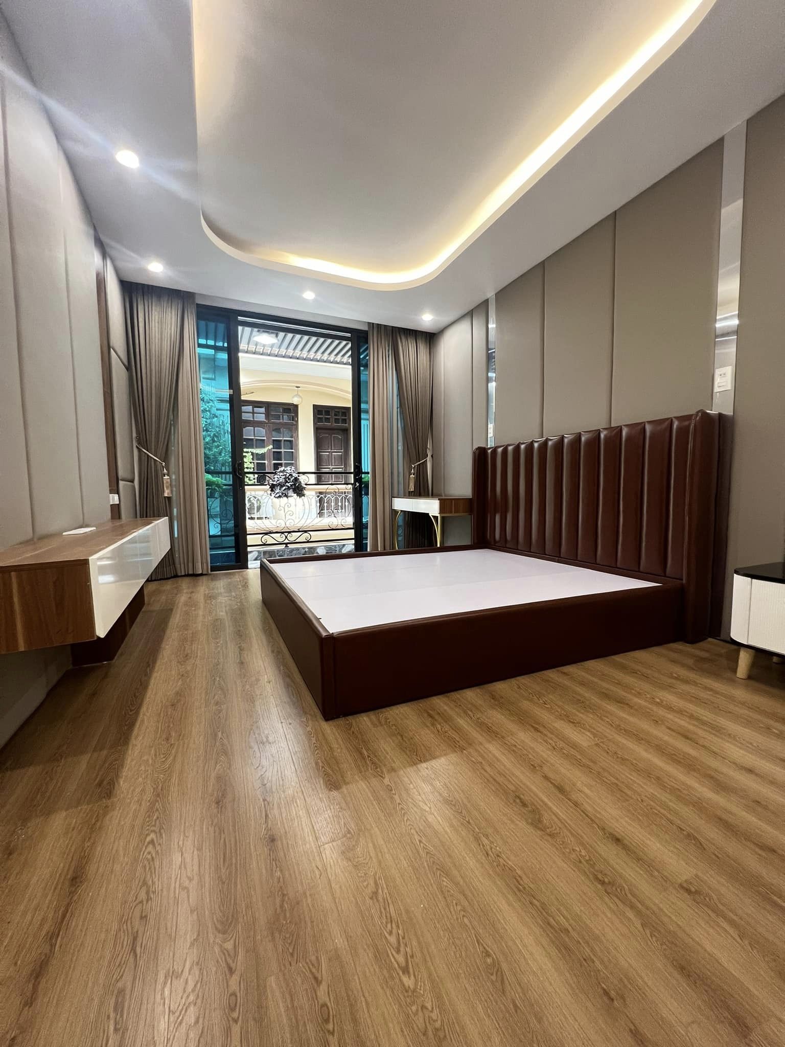 Bán căn nhà 78m2 phố Tứ Liên, Tây Hồ Thang máy 10m Ô tô tránh 9.2 Tỷ