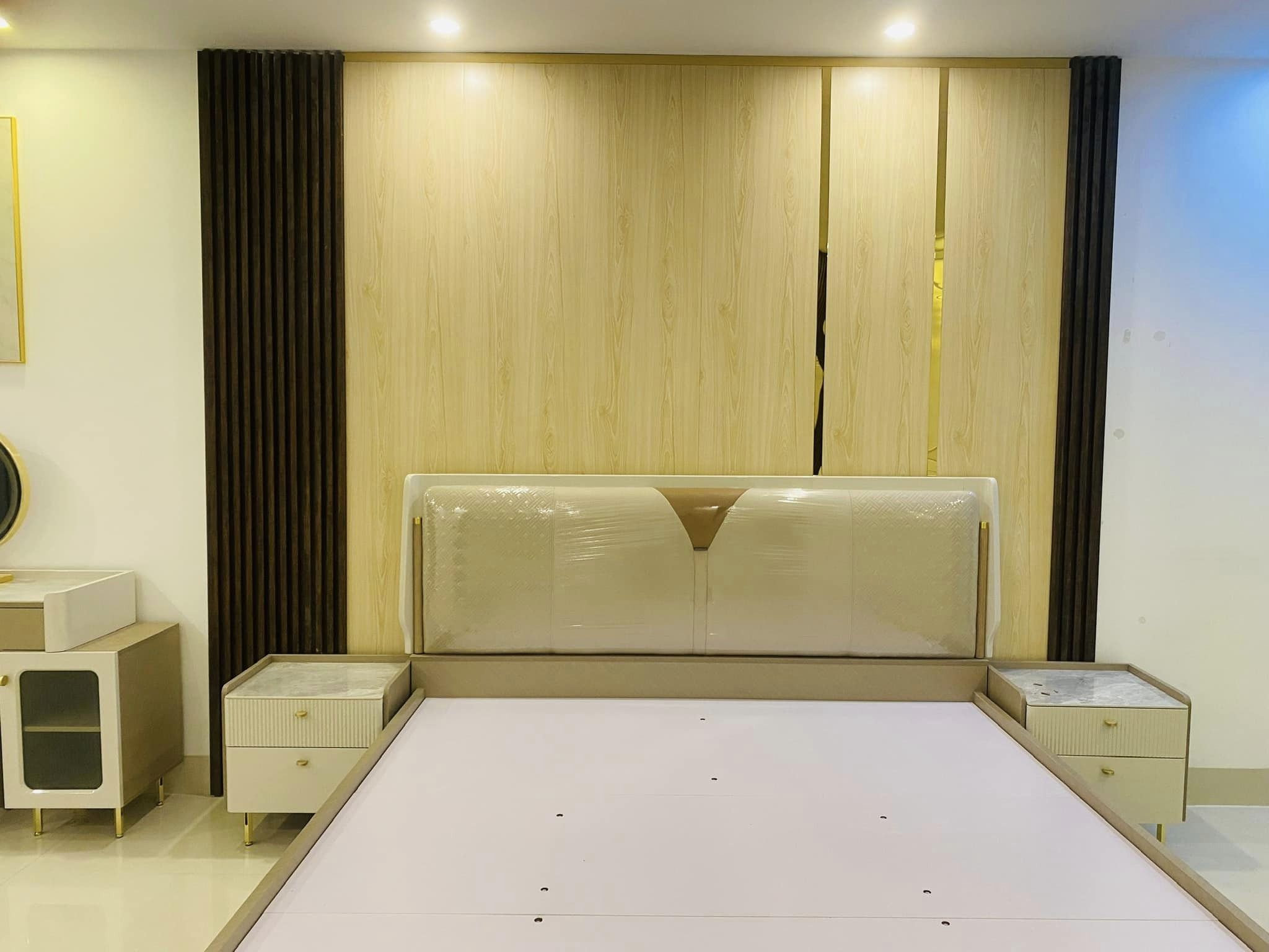 Bán ngôi nhà 55m2 phố Âu Cơ, Tây Hồ Ô tô đỗ cửa Thang máy OTIS 10m Ô tô tránh 9.2 Tỷ