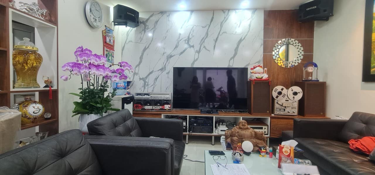 Bán nhà 95m2 phố Âu cơ, Tây Hồ Ô tô tránh 10m Lô góc Giá hữu nghị 7.4 Tỷ