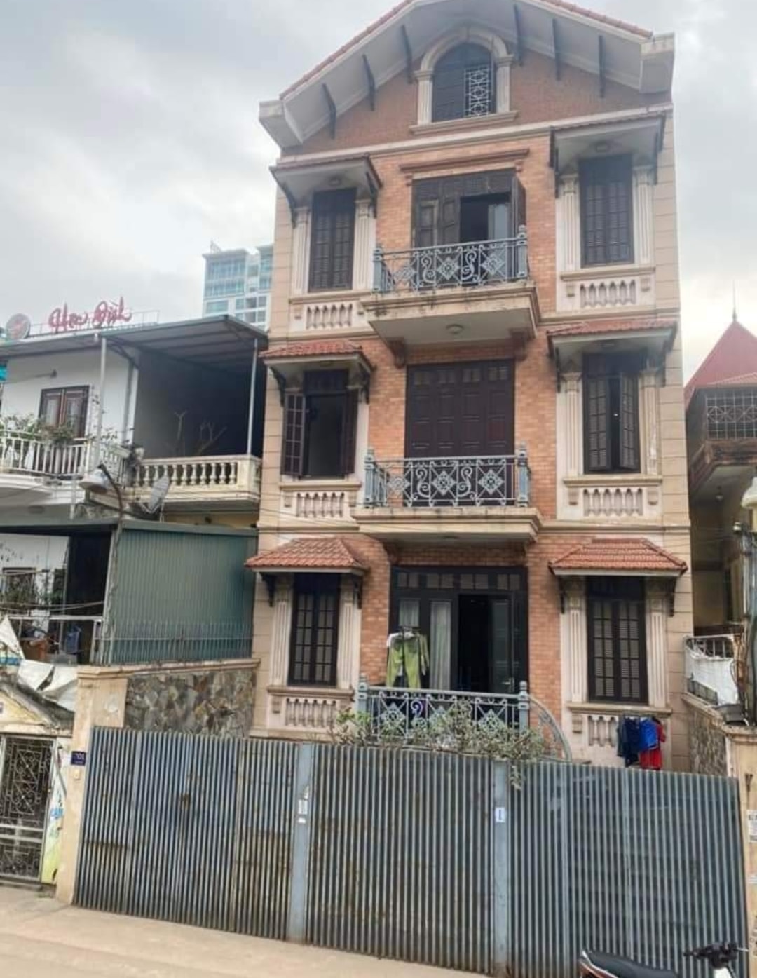 Bán nhà 5 tầng mặt phố Vũ Miên, view hồ tây lớn, ở cực vip, 70m2, mặt tiền 6m, 42 tỷ