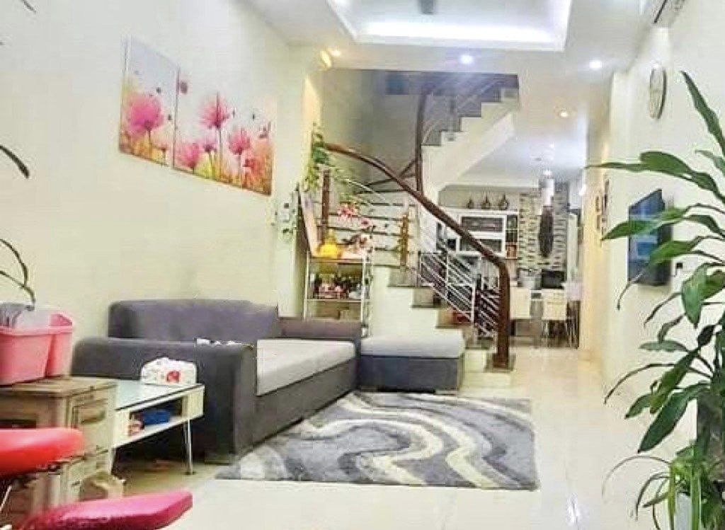 Siêu hot nhà Cổ Nhuế 40m2, 3 tầng ngõ thông, ô tô giá chỉ 3,2 tỷ