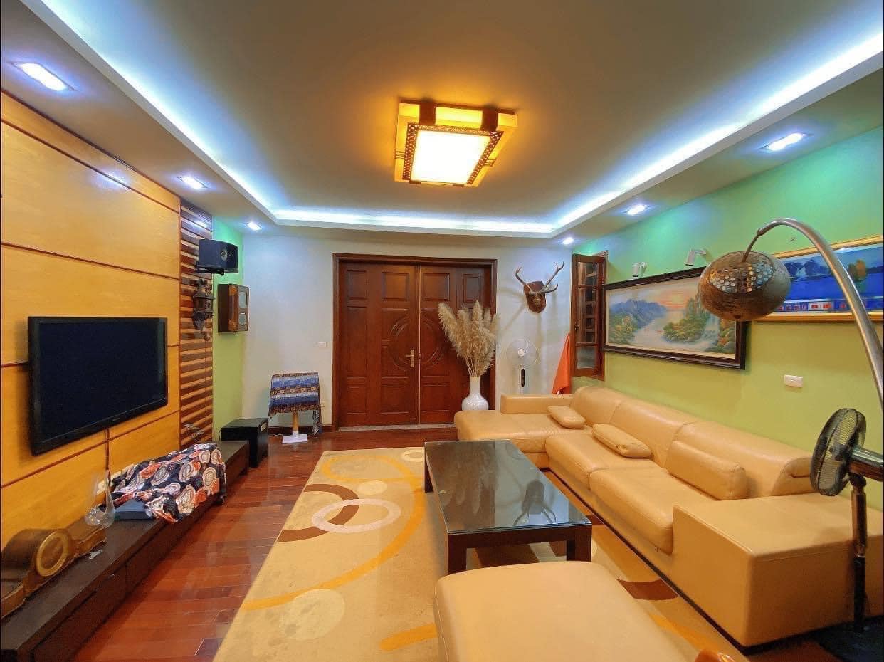 VỊ TRÍ CÓ 102 - BIỆT THỰ MẶT PHỐ - LÔ GÓC - 3 MẶT THOÁNG - VỈA HÈ RỘNG - ĐƯỜNG 3 Ô TÔ TRÁNH - NỘI THẤT KHỦNG - KINH