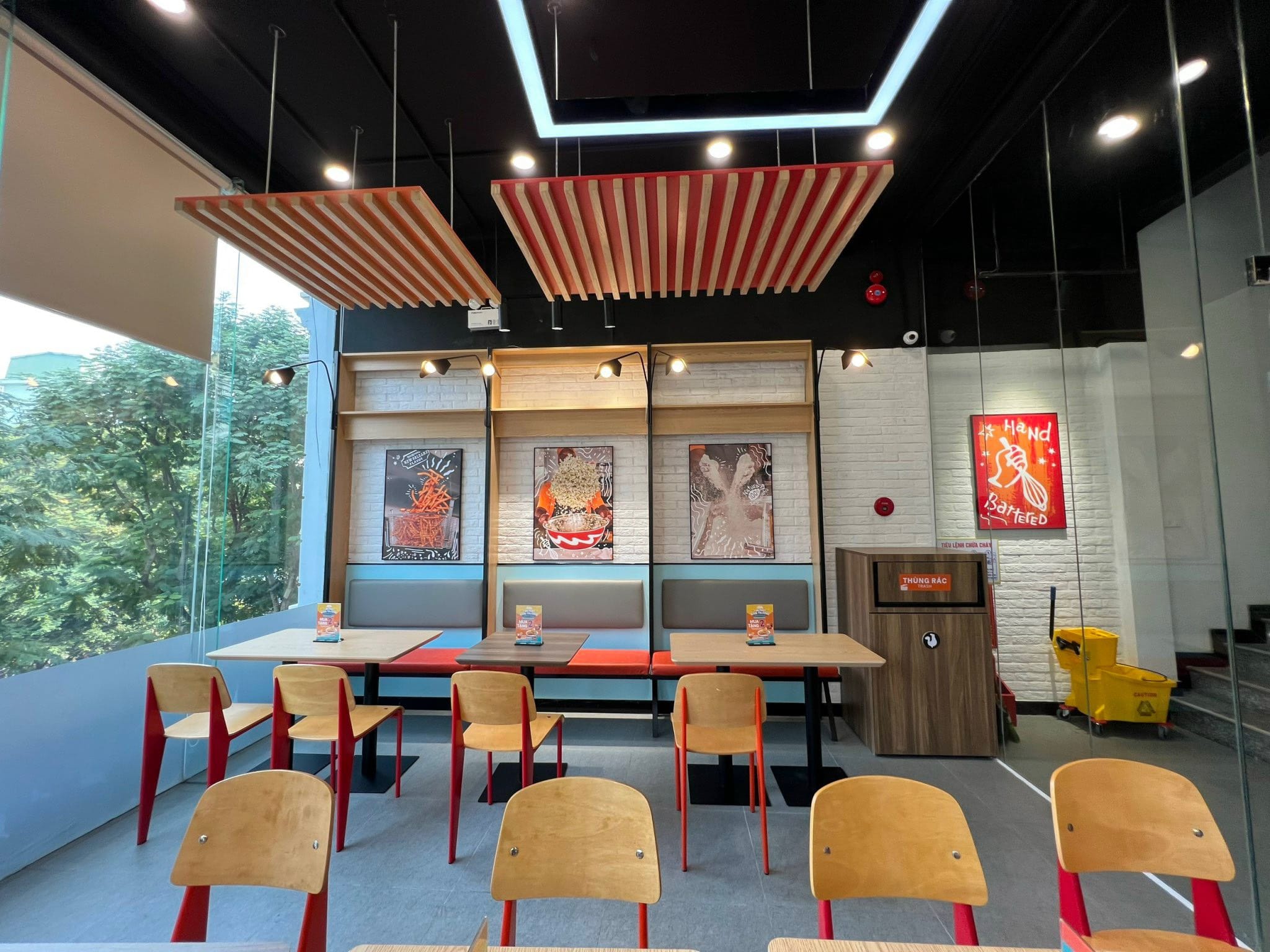 Bán nhà mặt phố Thụy Khê - đầu Lạc Long Quân - 55m2- MT5m - nhà lô góc - KD đỉnh - giá thương lượng