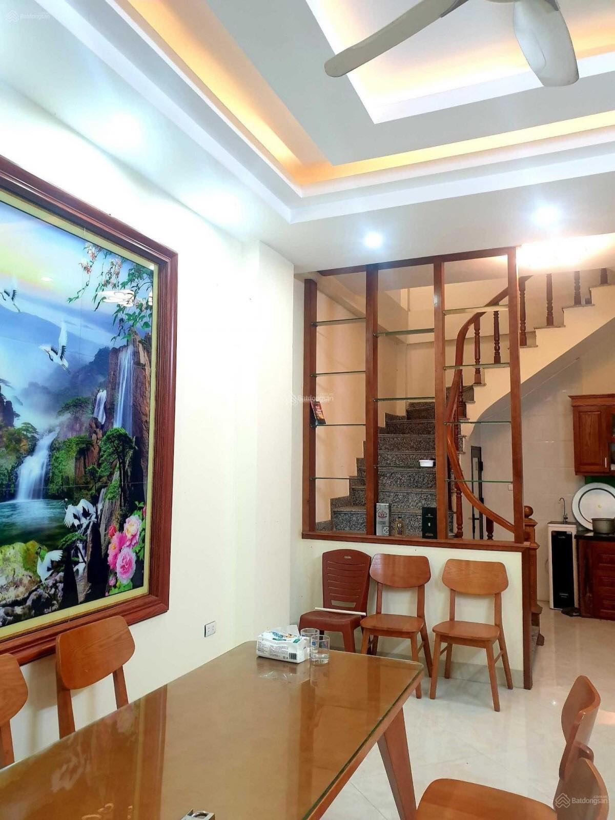 Bán nhà ,lô góc,Ng V Cừ,Bồ Đề,Long Biên 40m ,5T, 3 ngu,oto đỗ cổng.