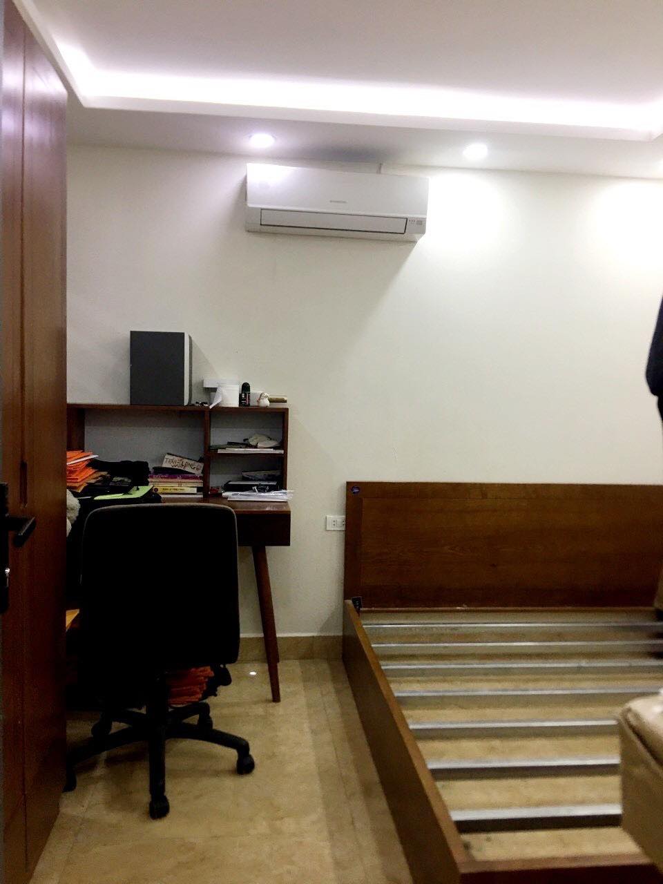 Bán Nhà Nguyễn Khoái , Hai Bà Trưng, 98m - 3 ngu oto cạnh nhà,KD