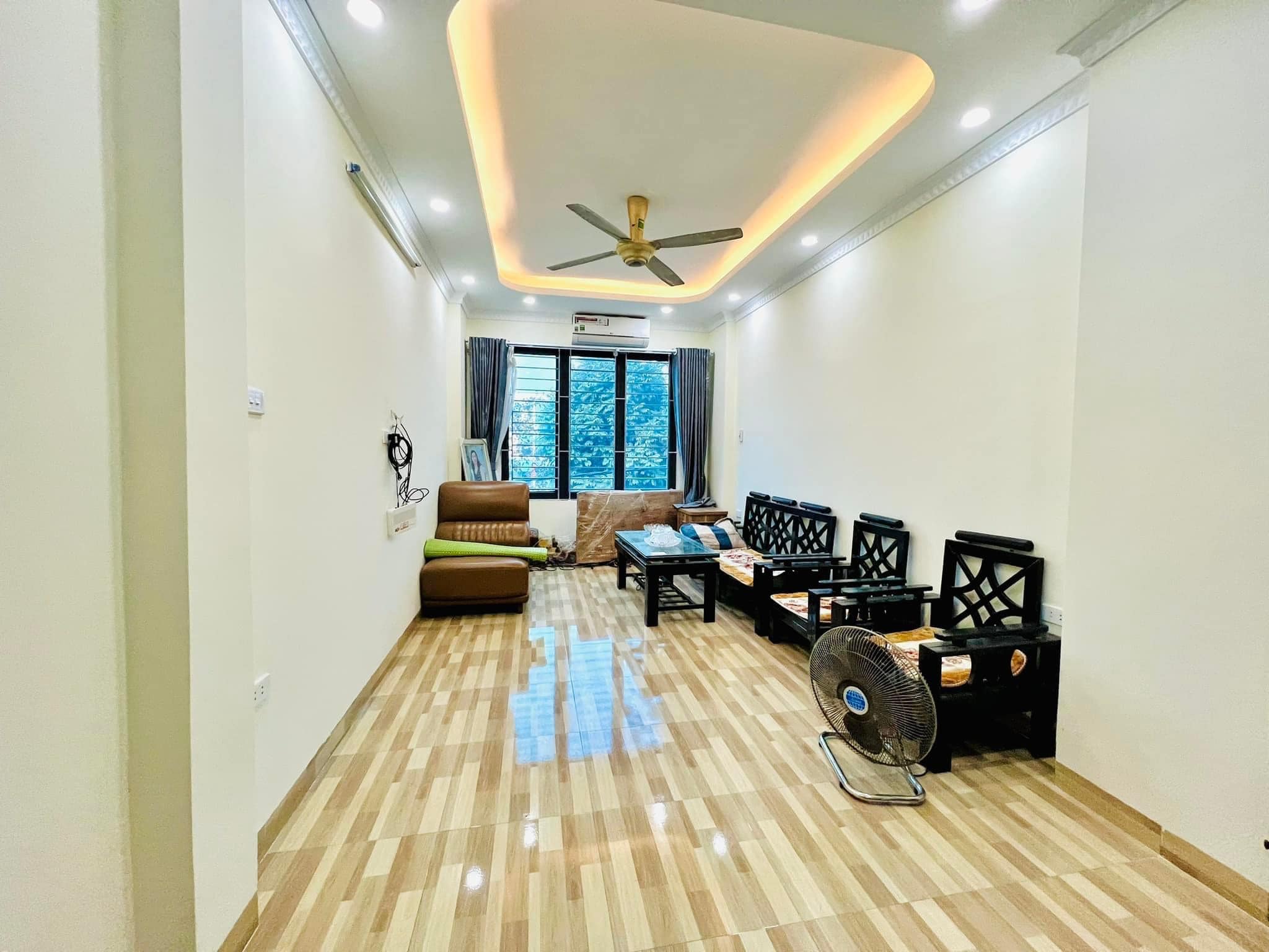 BÁN NHÀ CHÙA BỘC- 49M2 10M RA ĐƯỜNG CHÍNH NGÕ Ô TÔ 6 TỶ