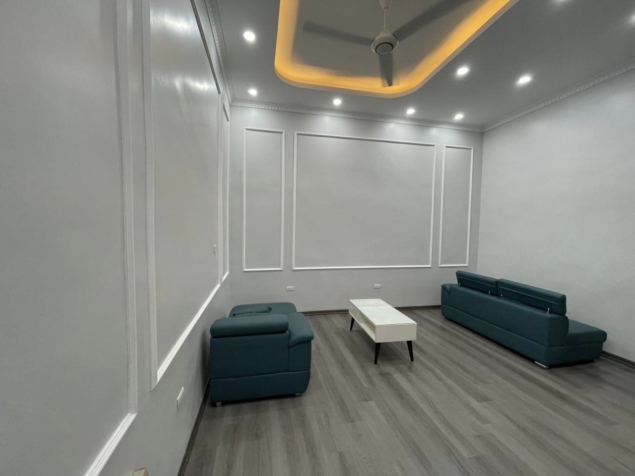 Nhà mới Full nội thất - công năng đầy đủ - trung tâm Ngã Tư Sở 36m giá 2.85 tỷ