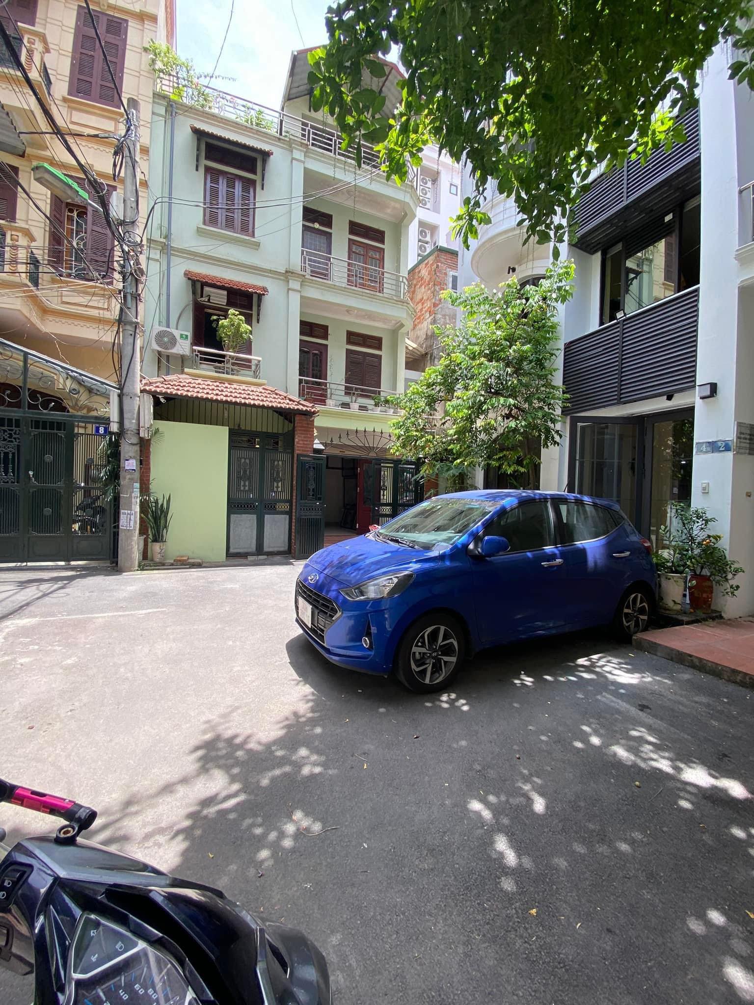 Bán nhà phố Hoàng Quốc Việt, Q. Cầu Giấy, kinh doanh, ô tô vào nhà 68m2, 12.9 tỷ.