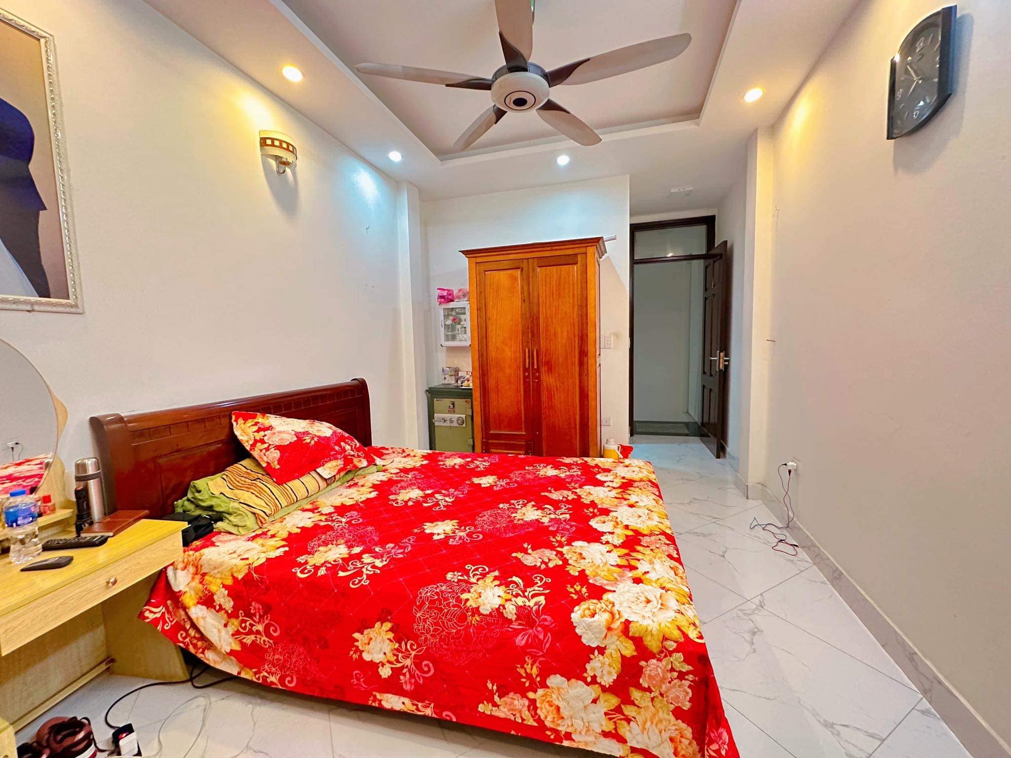 Hiếm!Nhà Mặt phố Chùa Quỳnh 33m2 x5Tầng,MT 4m, vỉa hè kinh doanh, giá 8,5 tỷ 0969693855.