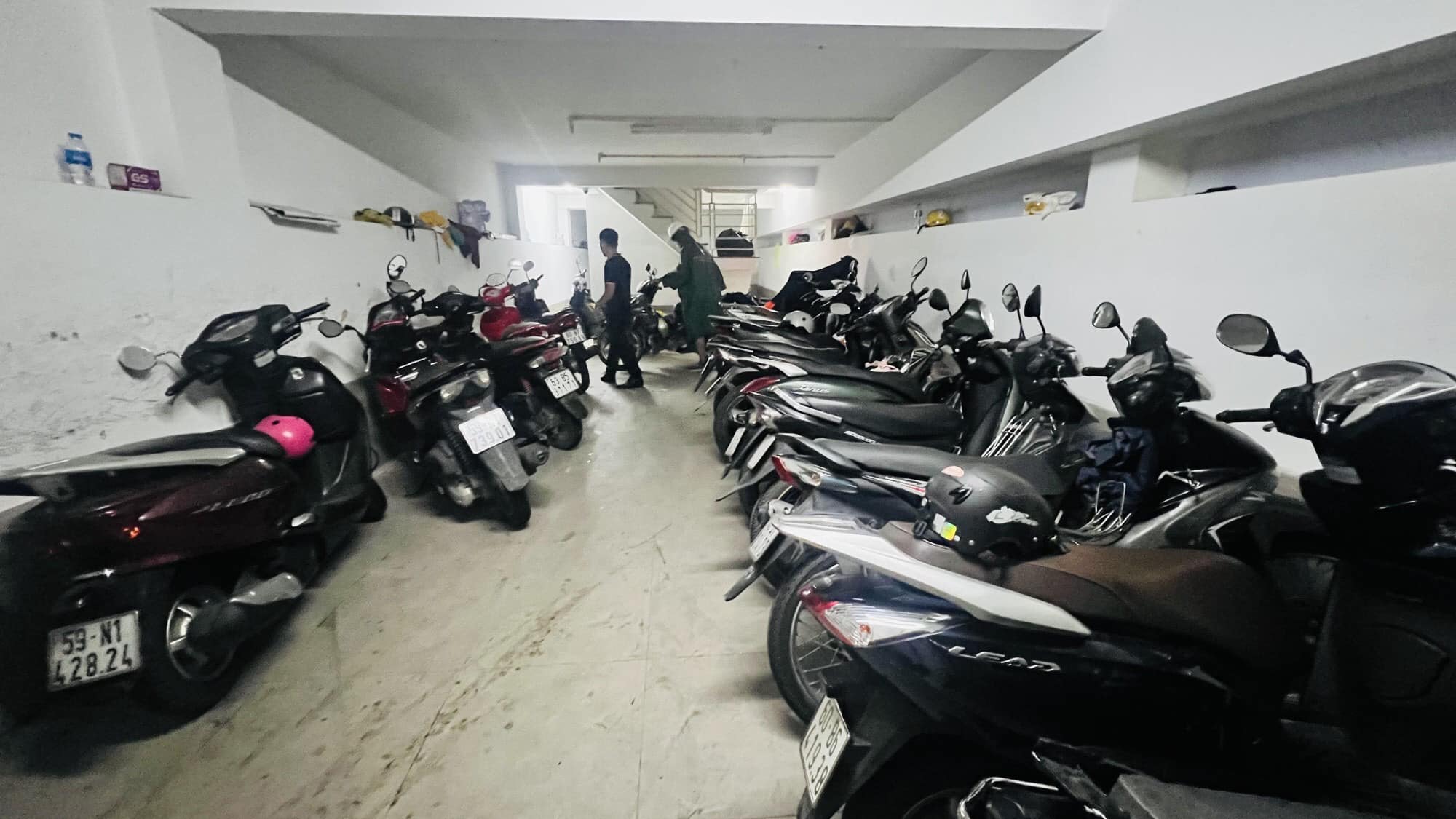 BÁN GẤP NHÀ 5 TẦNG CÓ THANG MÁY ĐƯỜNG 3/2 QUẬN 10 - TỔNG HẠ 6 TỶ - CHỈ CÒN NHỈNH 115TR MÉT ĐẤT .