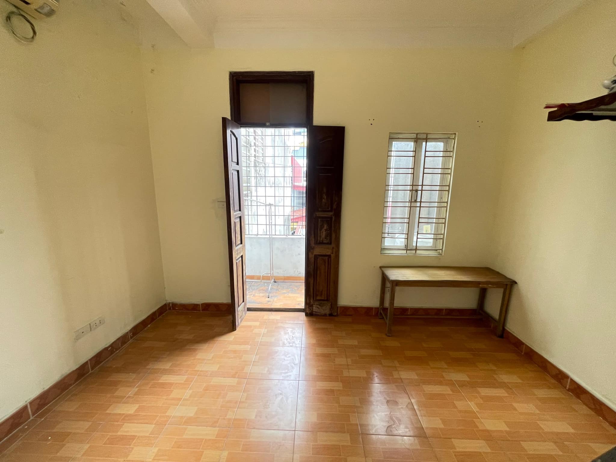 Lô Góc Hiếm Pháo Đài Láng 25m, 5T giá 3.2 tỷ