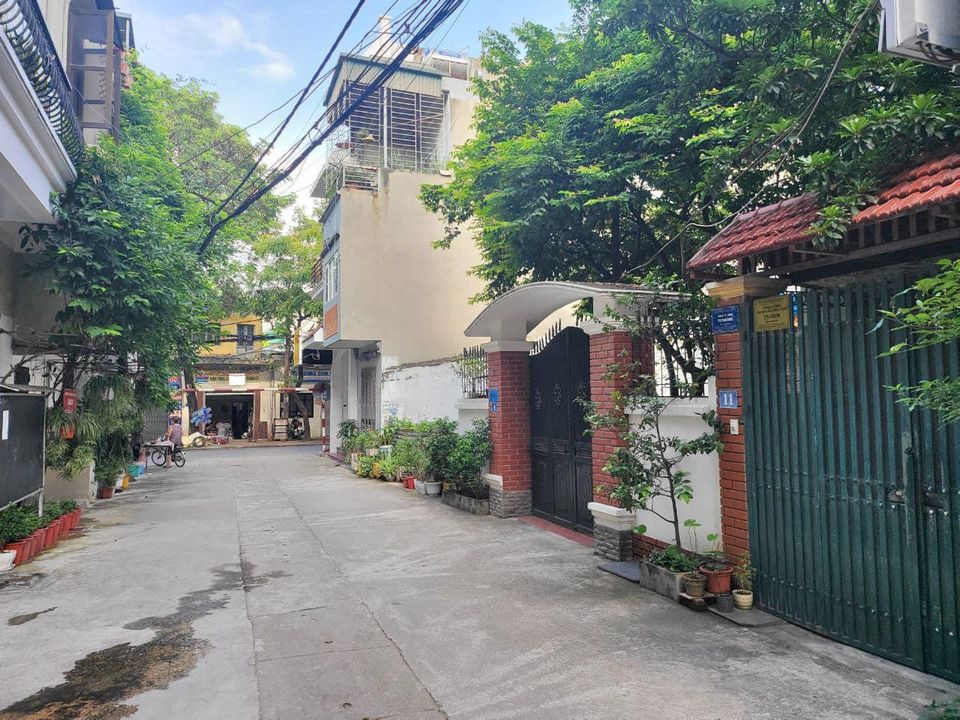 Mỗ Lao Hà Đông, nhà 3 tầng, đường 2 oto tránh. 63m2