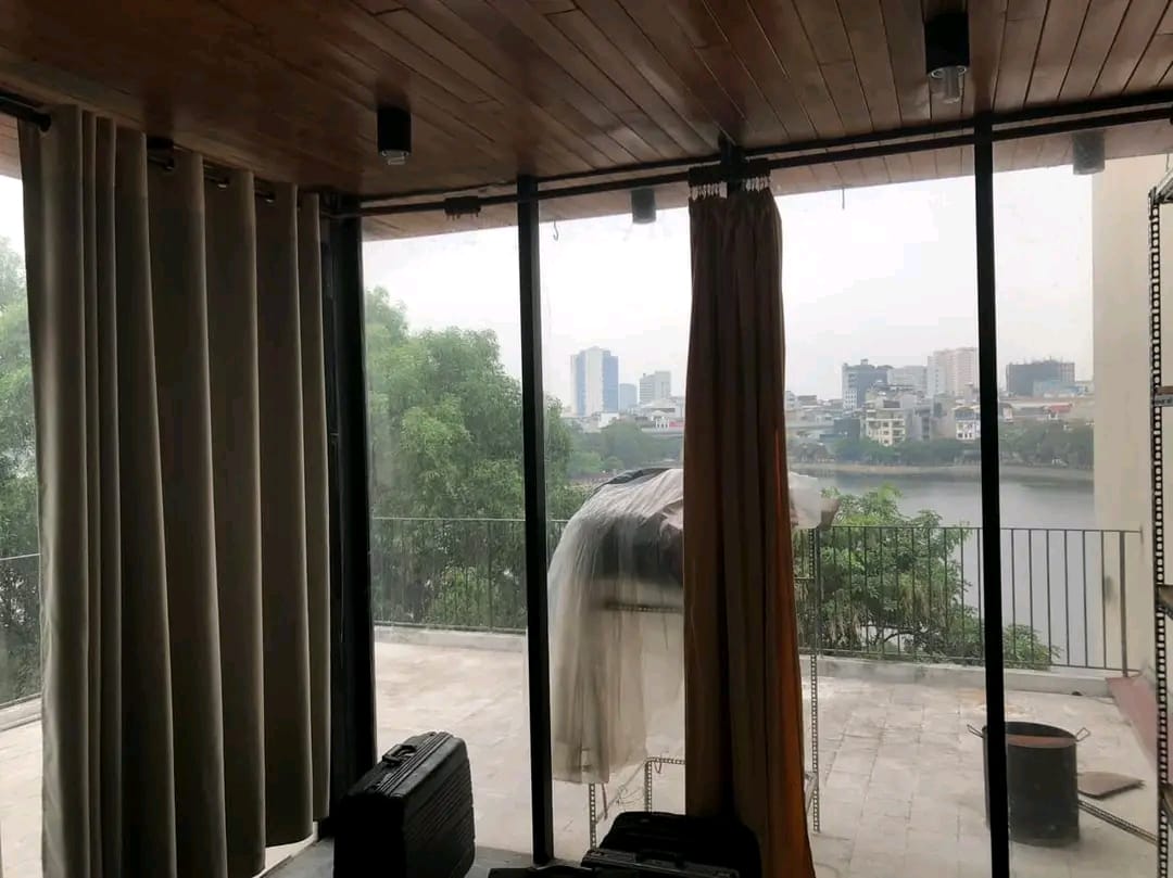 Bán Nhà Mặt Hồ Hoàng Cầu Mặt phố Mai Anh Tuấn 5 Tầng Thang Máy MT 6.6M 120M2 38.8 Tỷ