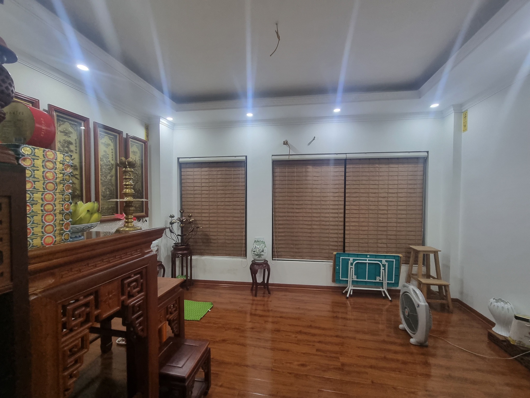 Bán ngôi nhà 45m2 phố Âu Cơ, Tây Hồ Gara Ô tô Kinh doanh siêu đỉnh 3.6 Tỷ