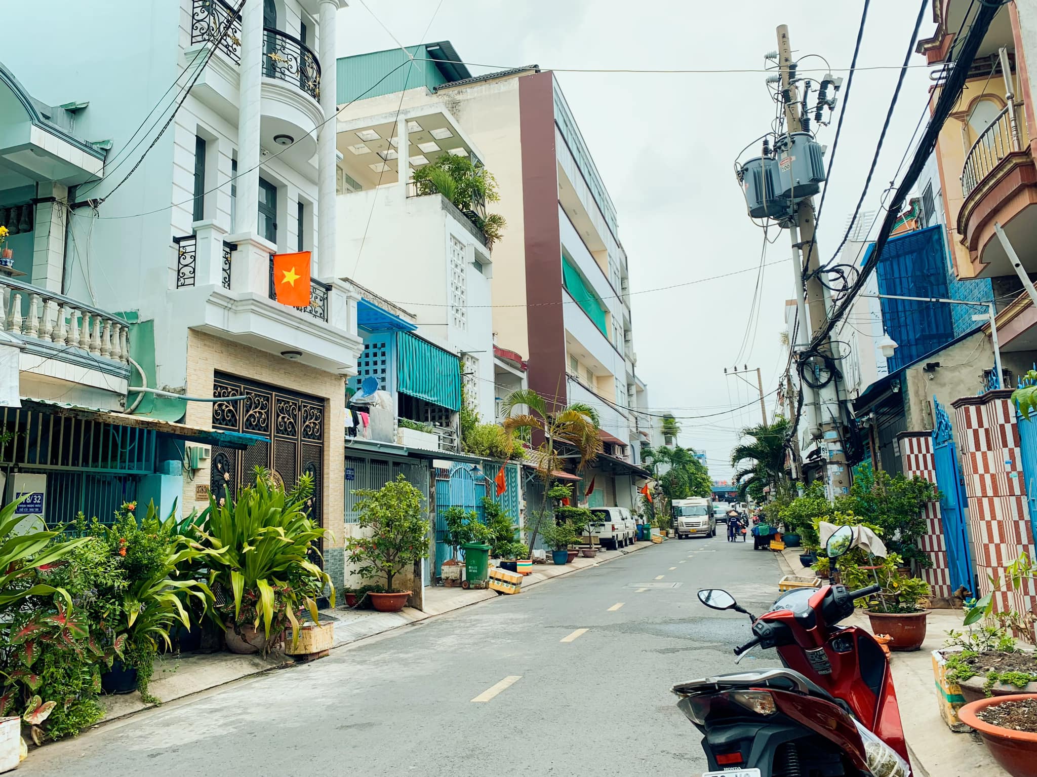 MẶT TIỀN KHU BÀN CỜ, Phú Thạnh, Quận Tân Phú, 85m2(4x21), ĐƯỜNG NHỰA 13M + VỈA HÈ 2M