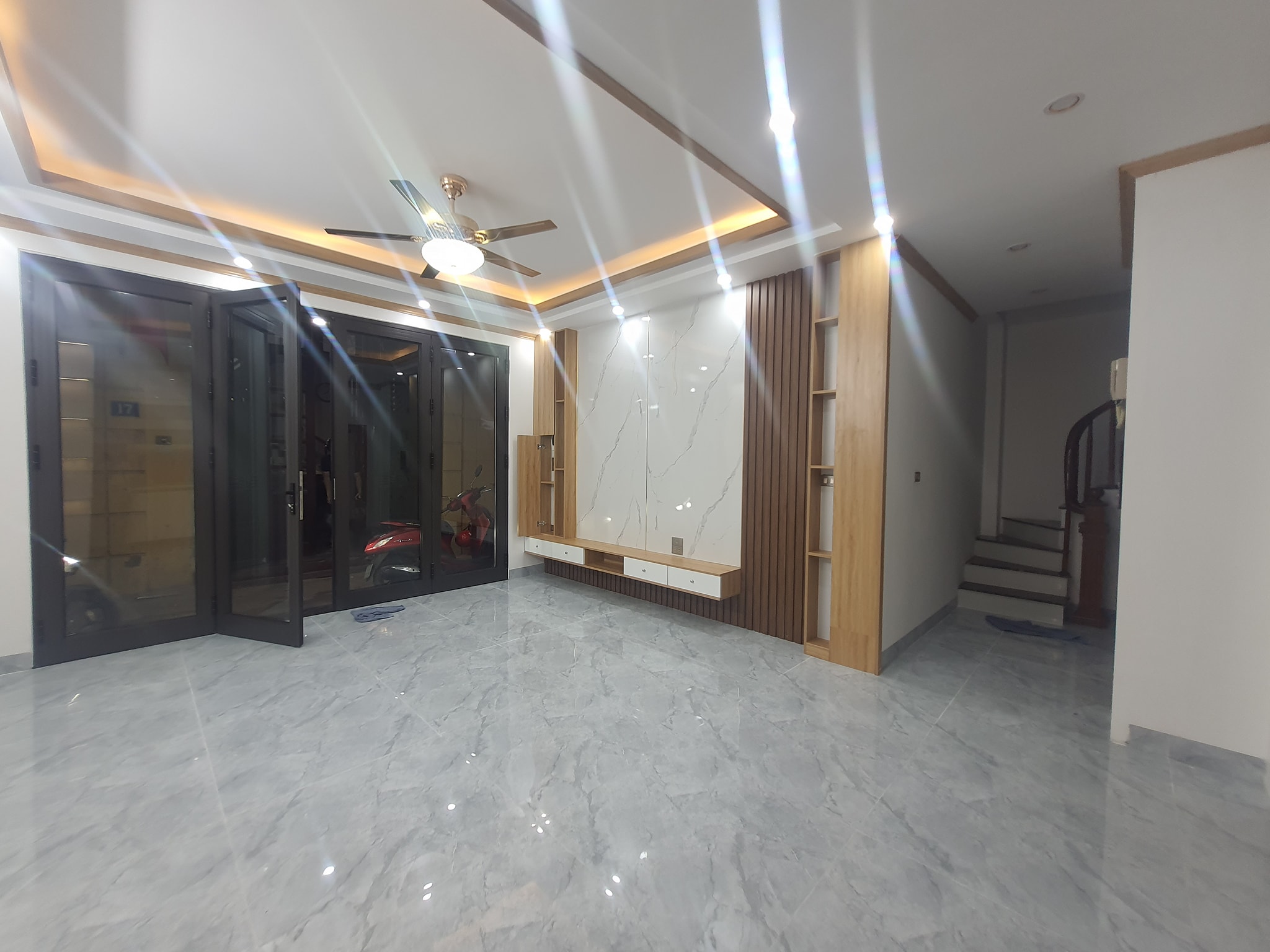 BÁN NHÀ ĐƯỜNG CHÙA BỘC, 38M x 6 TẦNG, THANG MÁY NHẬP KHẨU, NHÀ DÂN XÂY