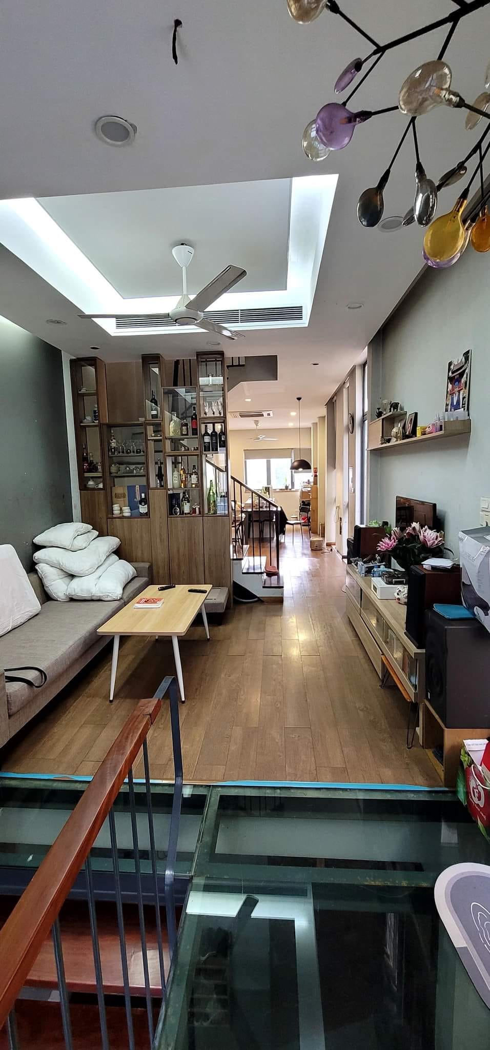 Nhà cần bán đường Trường Chinh Dt 50m2 5 tầng Mt 4m Giá 20.5 tỷ Thanh Xuân