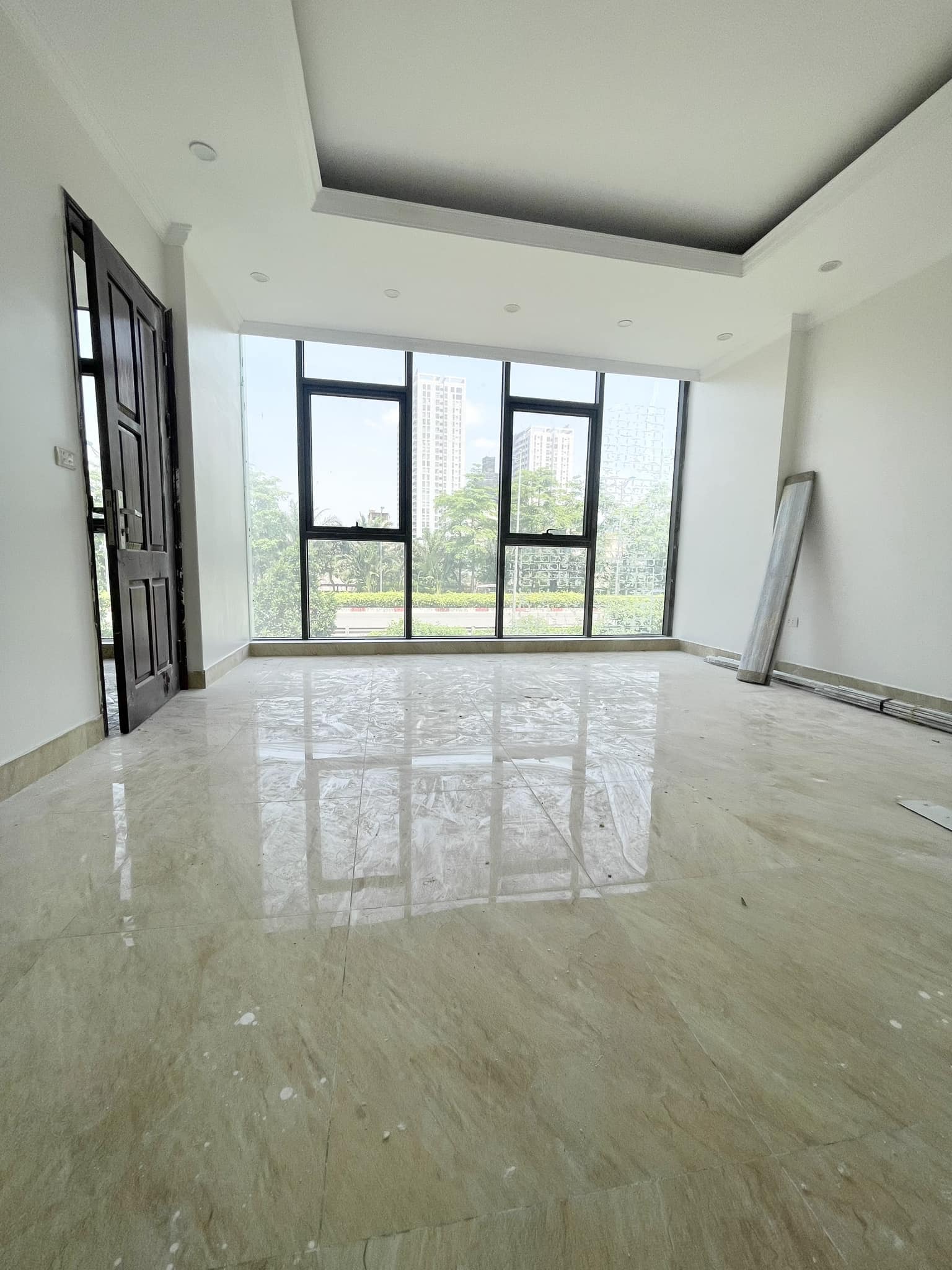 Chính Chủ Bán Nhà 6 Tầng , Mặt Phố Nguyễn Khang , 62m2 , Mt : 4.5 , Sổ A4 , Gía 25 Tỷ