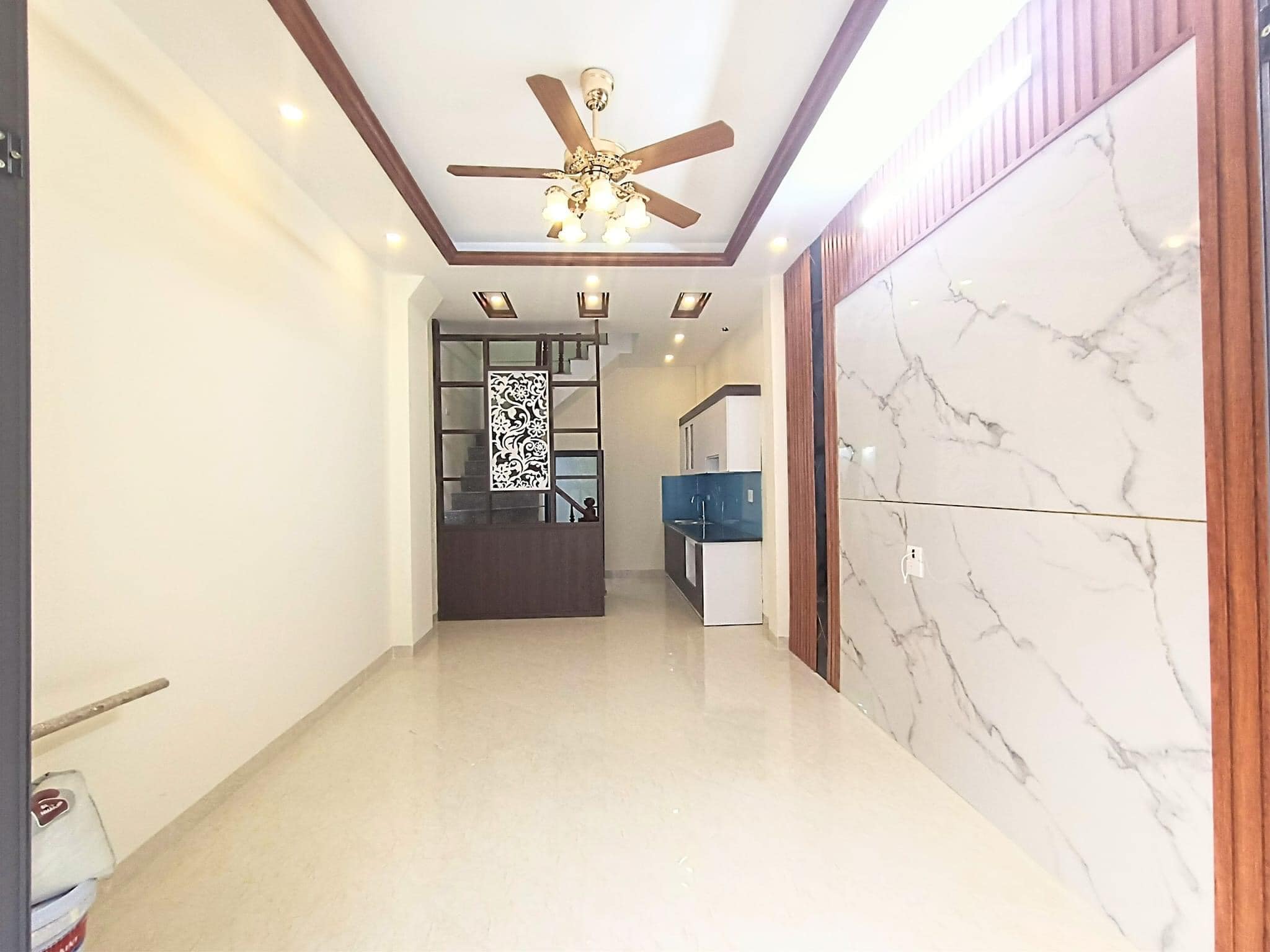 Bán nhà Phố Yên Duyên, Yên Sở. Mới xây 5 tầng, gần ô tô.Sát mặt phố, Giá chỉ có 3.2 tỷ.