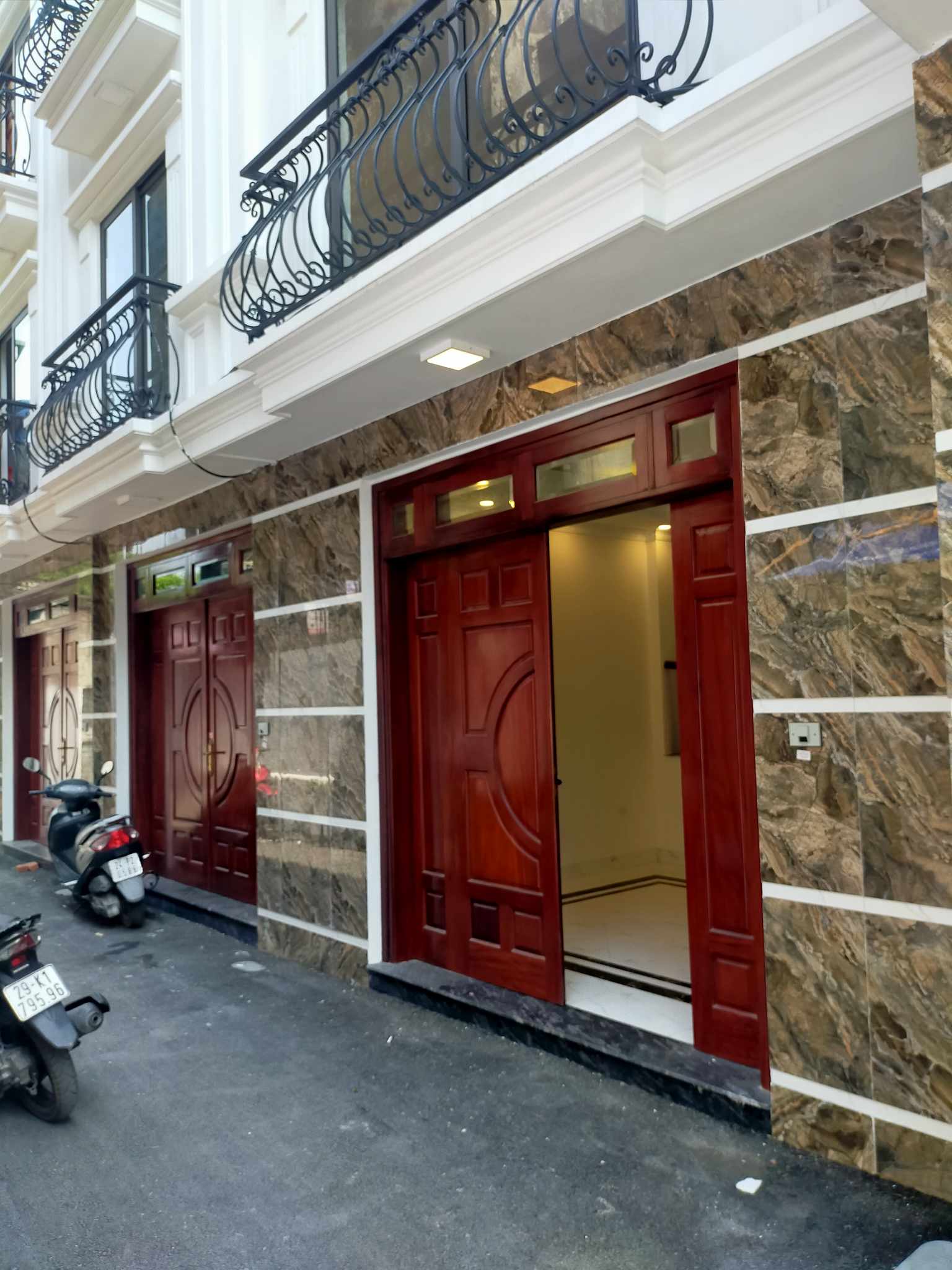 NHÀ ĐẸP - GẦN MẶT PHỐ TRẦN THỦ ĐỘ KÉO DÀI - NHỎ 3 ĐỦ CÔNG NĂNG