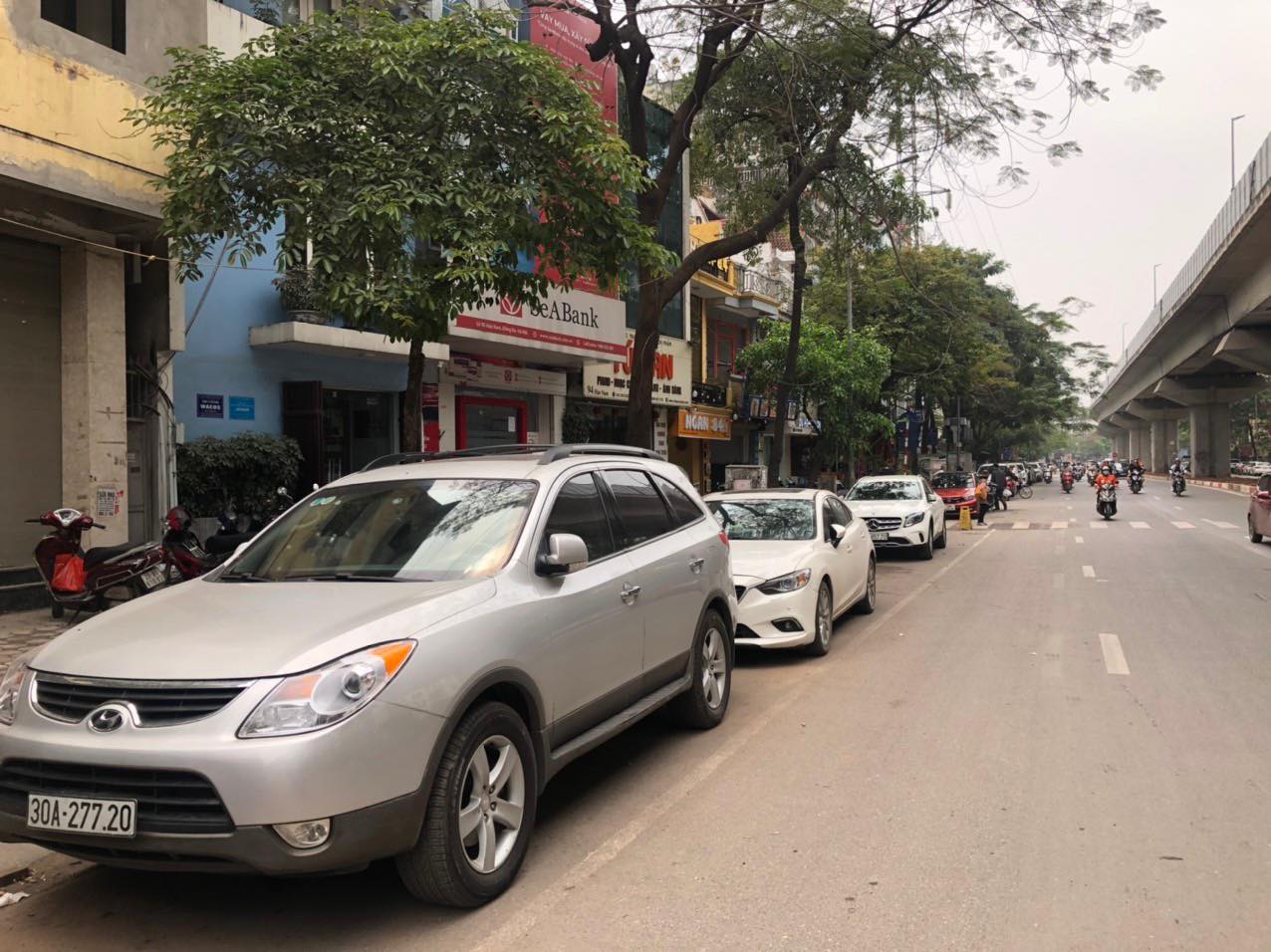 bán nhà mặt phố Hoàng Cầu-Đống Đa 240m x 4tầng, MT 8.2m, vỉa hè, view hồ