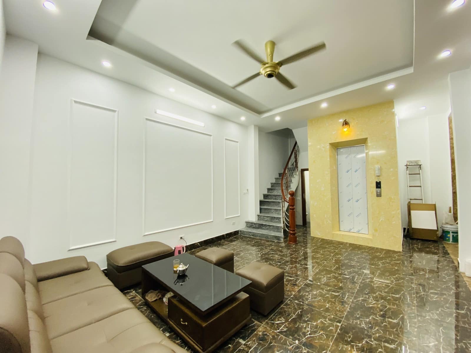 Hiếm. Nhà đẹp Đống Đa 50m* 5 tầng, ô tô tránh, kinh doanh, thang máy.