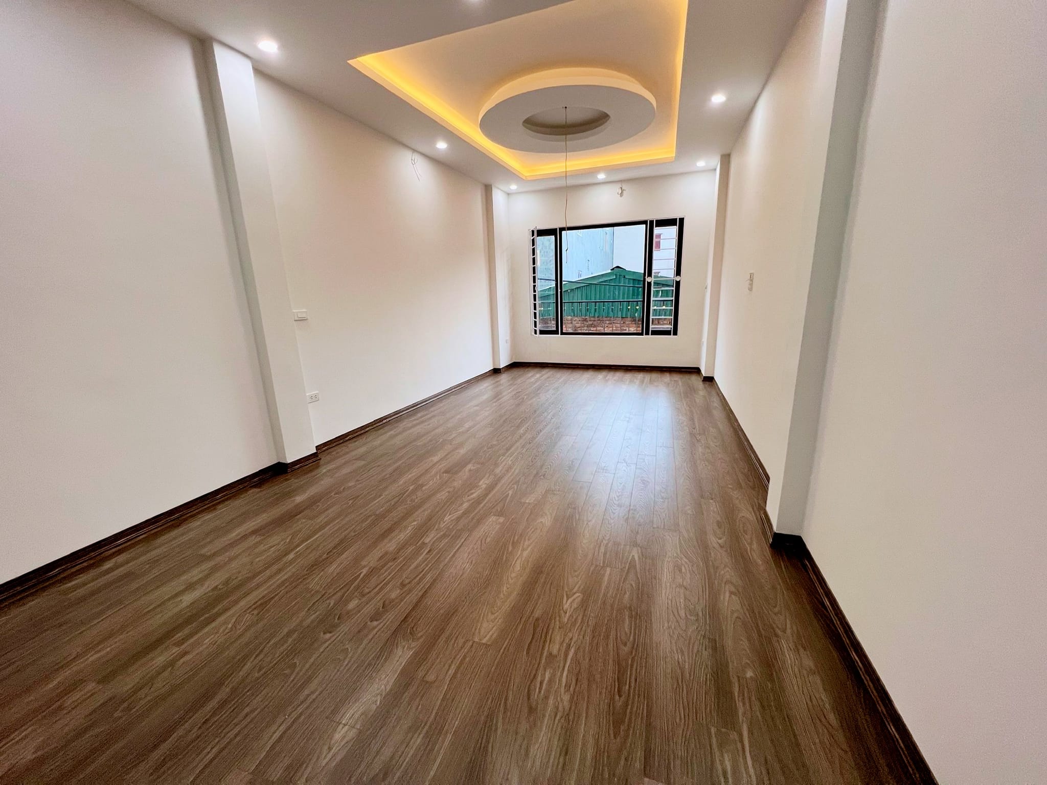 Bán gấp nhà ngõ 366 Ngọc Lâm 45m2, 5 T, ô tô, thang máy Long Biên nhỉnh 6 tỷ