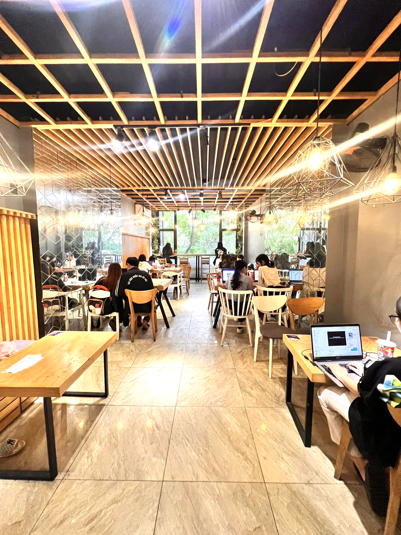 Bán Tòa Nhà Mặt Phố Trần Quốc Hoàn, 46m2 x 6 Tầng Thang Máy, 2 Mặt Tiền, Kinh Doanh Đỉnh, 21 Tỷ