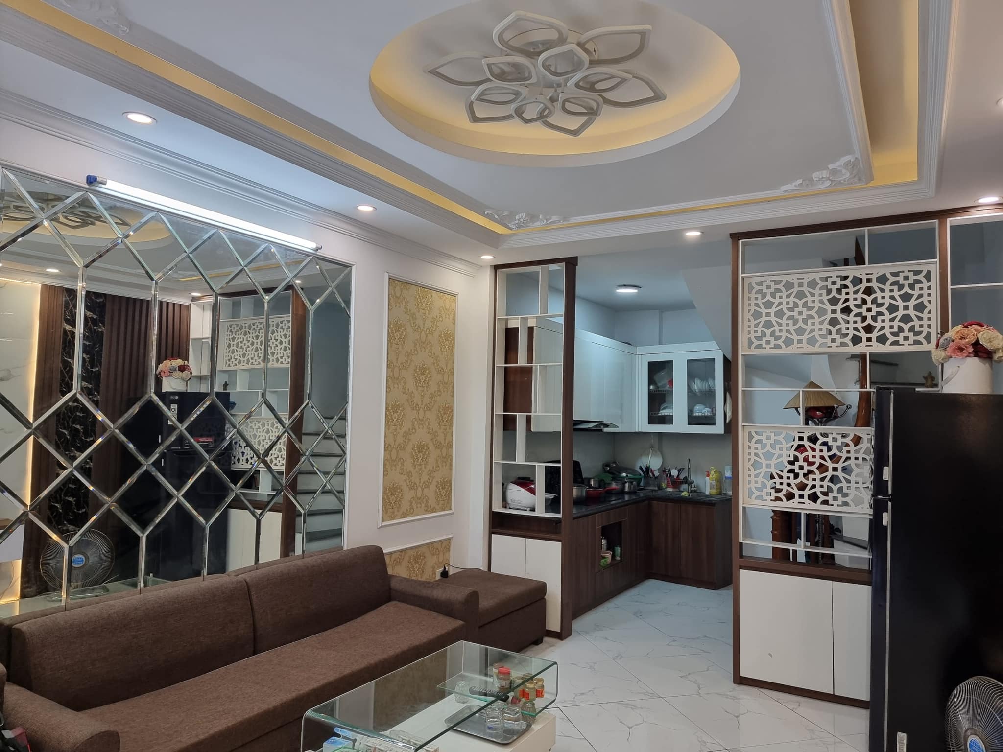 Bán nhà 86m2 phố Tứ Liên, Tây Hồ 13 phòng ngủ Chủ tự xây 2 Ô tô tránh 15m 7.1 Tỷ