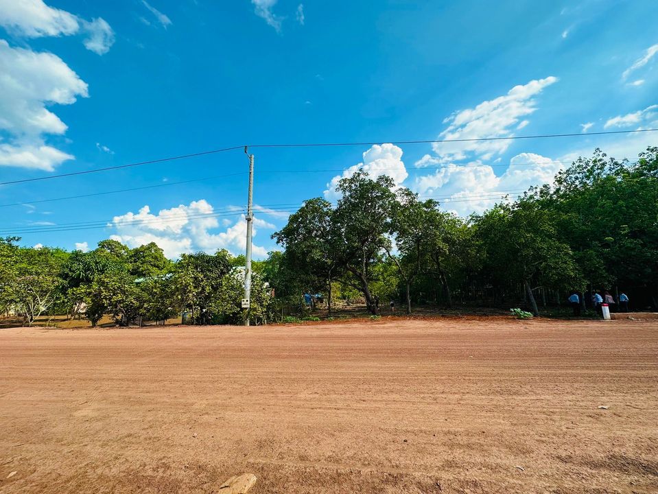 BÁN LỖ 100TR 8 lô đất (42x29=1.218M2) có 400m thổ cư, 290 TR, SHR, SÁT CHỢ, NGAY QL13