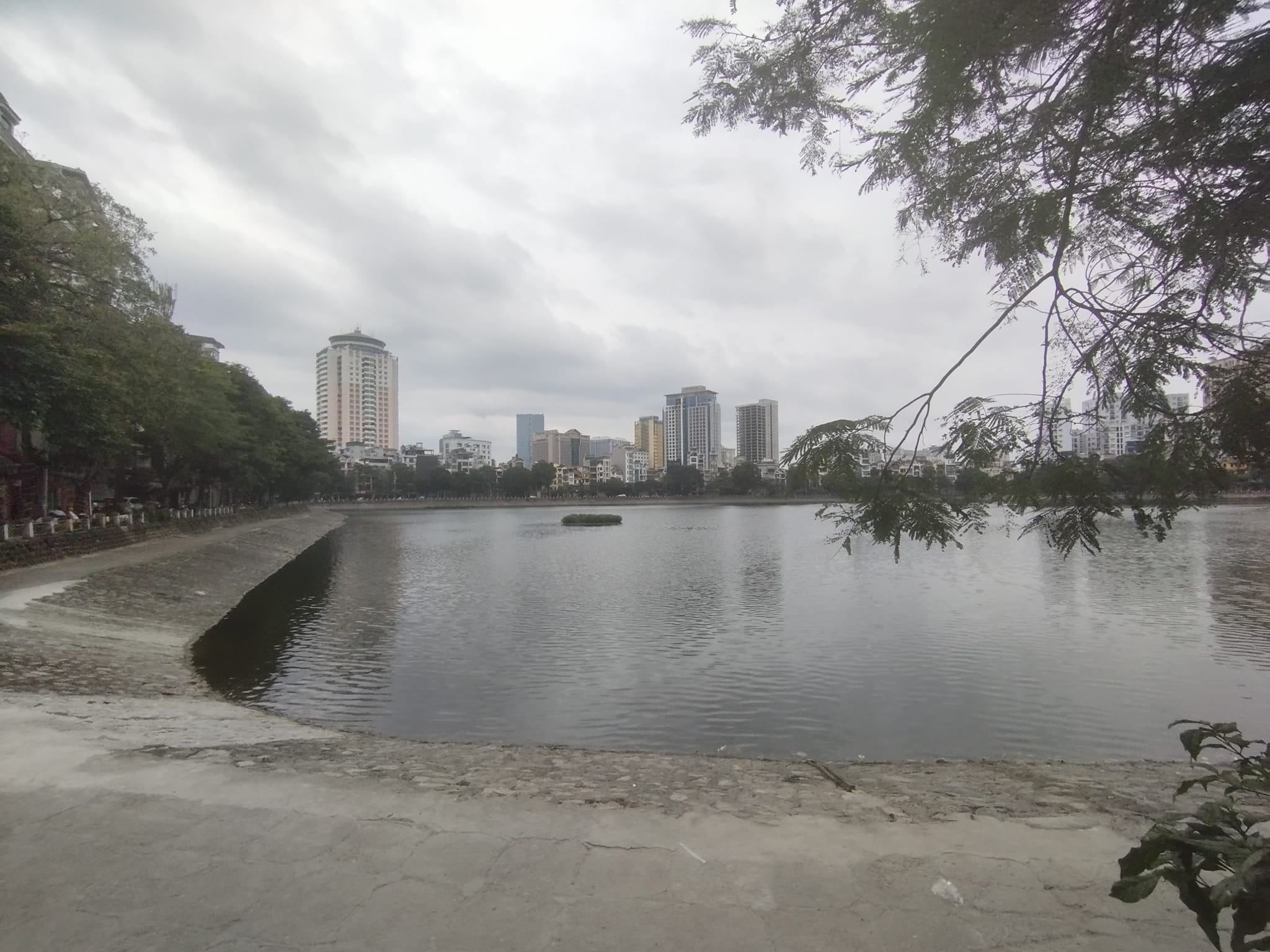 BÁN 200M2 ĐẤT - MẶT HỒ HOÀNG CẦU - MẶT TIỀN KHỦNG 10M - GIÁ NHỈNH 50 TỶ