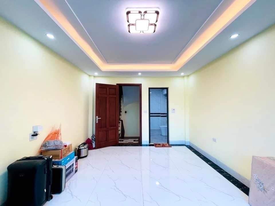 Giá Tốt. Cần Bán Nhà Đức Giang, Long Biên 5T, 35m2, chỉ 2,8 tỷ