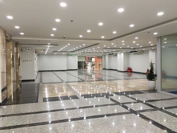 cho thuê nhà văn phòng Long Biên 2800m2 * mt 25m * 3 tầng * 2 mặt tiền ô tô tránh * điện 3 pha