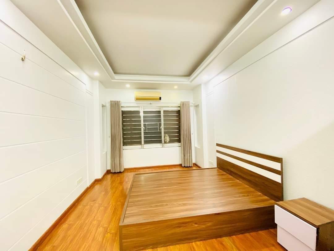 Bán Nhà nhà đẹp ở ngay phố Nguyễn Chánh 45m x 5t, 10m ô tô tránh, KD, ở sướng nhỉnh 6 tỷ