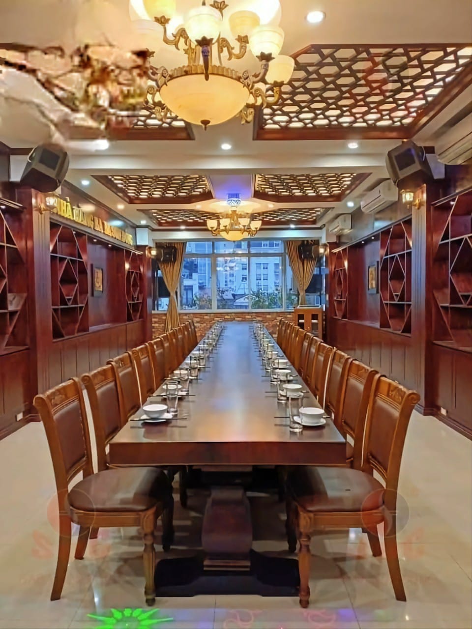 BÁN NHÀ VĂN CAO BA ĐÌNH GẦN NGÃ TƯ THUỴ KHUÊ, MẶT PHỐ VỈA HÈ RỘNG, KINH DOANH ĐA DẠNG.