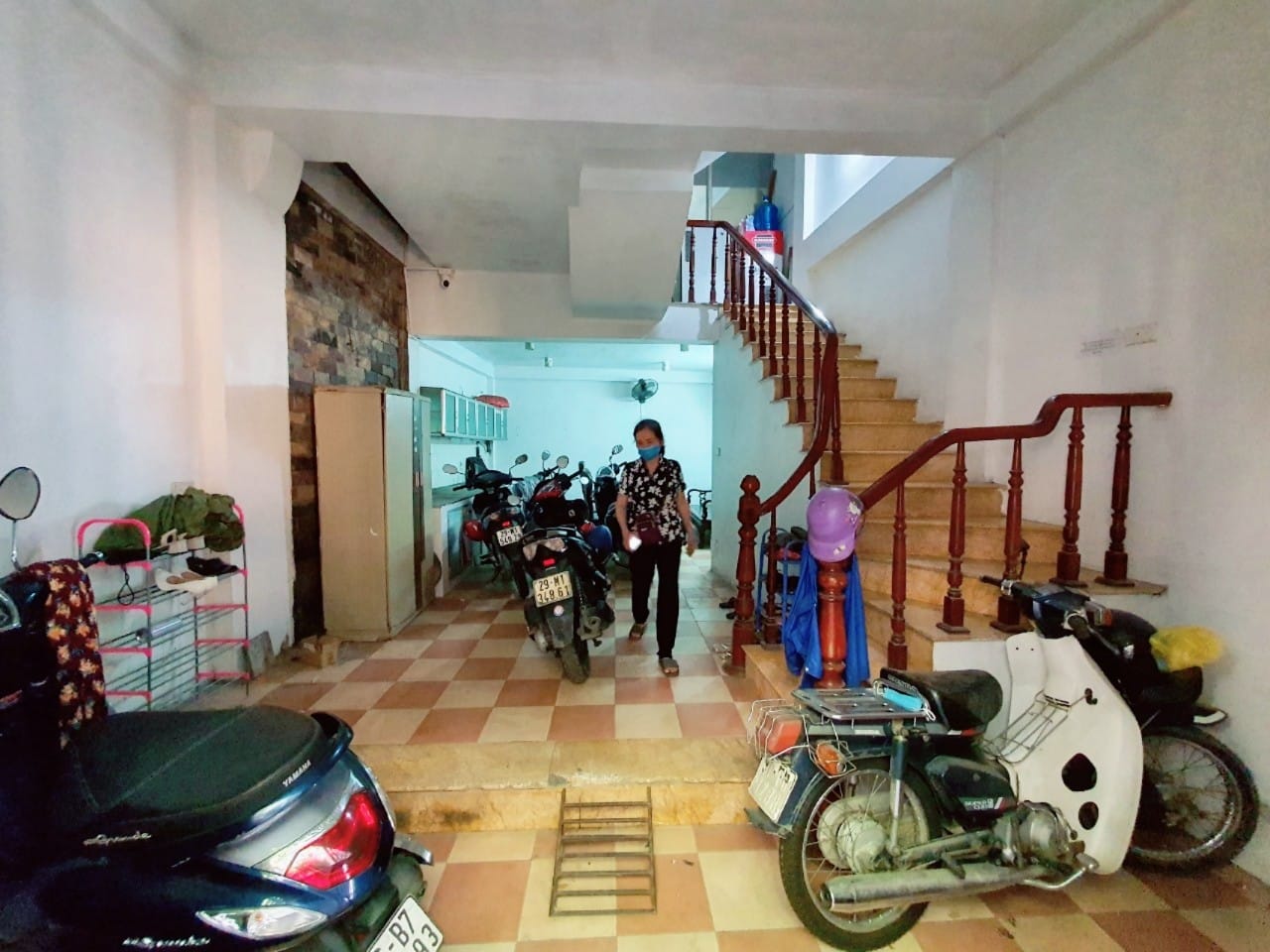 Nhà bán ngõ 41 Thịnh Quang 4 tầng, mt5m 40m2 giá cực tốt.