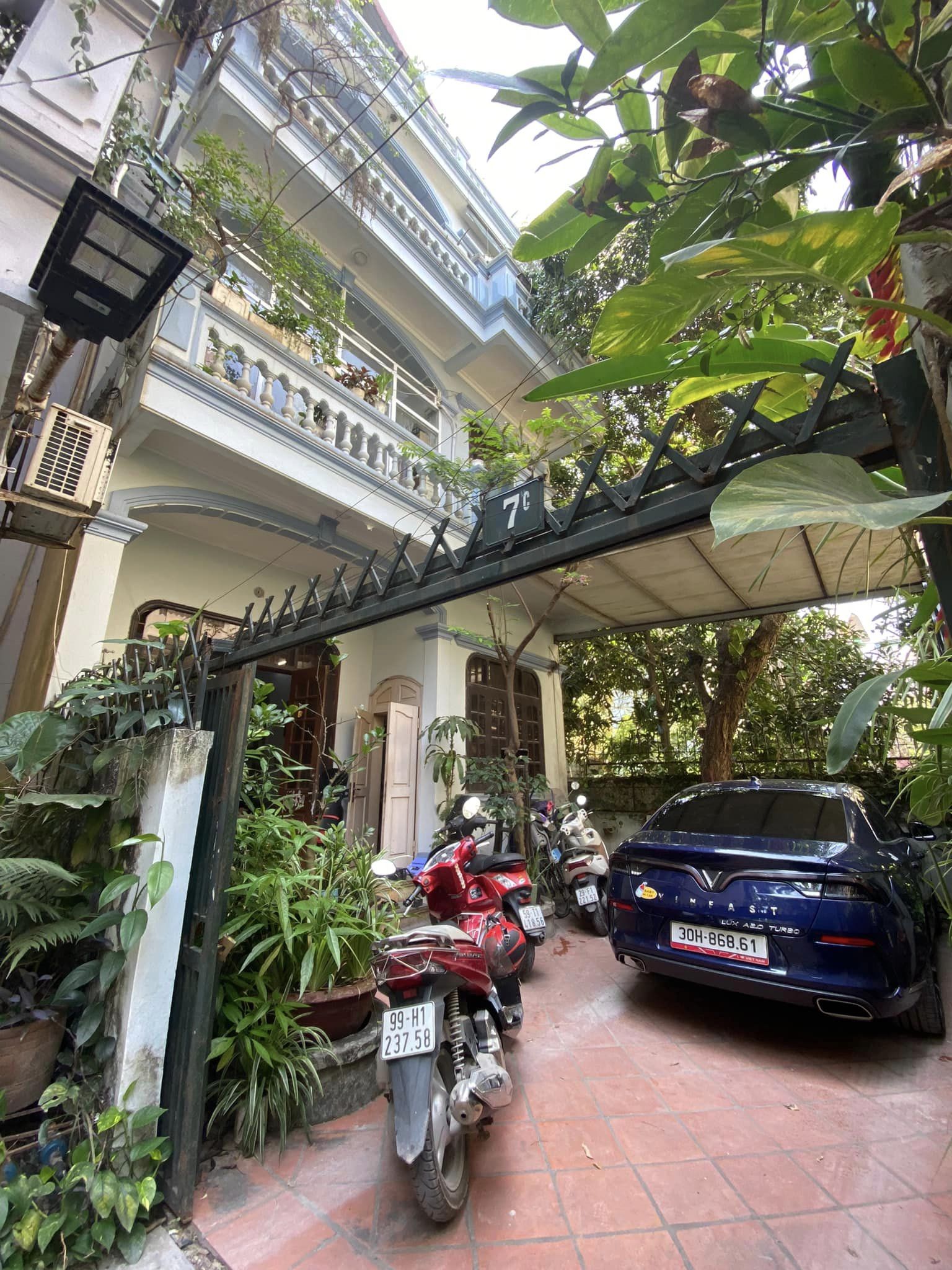 BÁN NHÀ VÕNG THỊ - Chỉ 13.5 Tỷ!! 140m2 x Mặt Tiền 9.8m – NGÕ THÔNG – OTO VÀO NHÀ – GARA – GẦN PHỐ