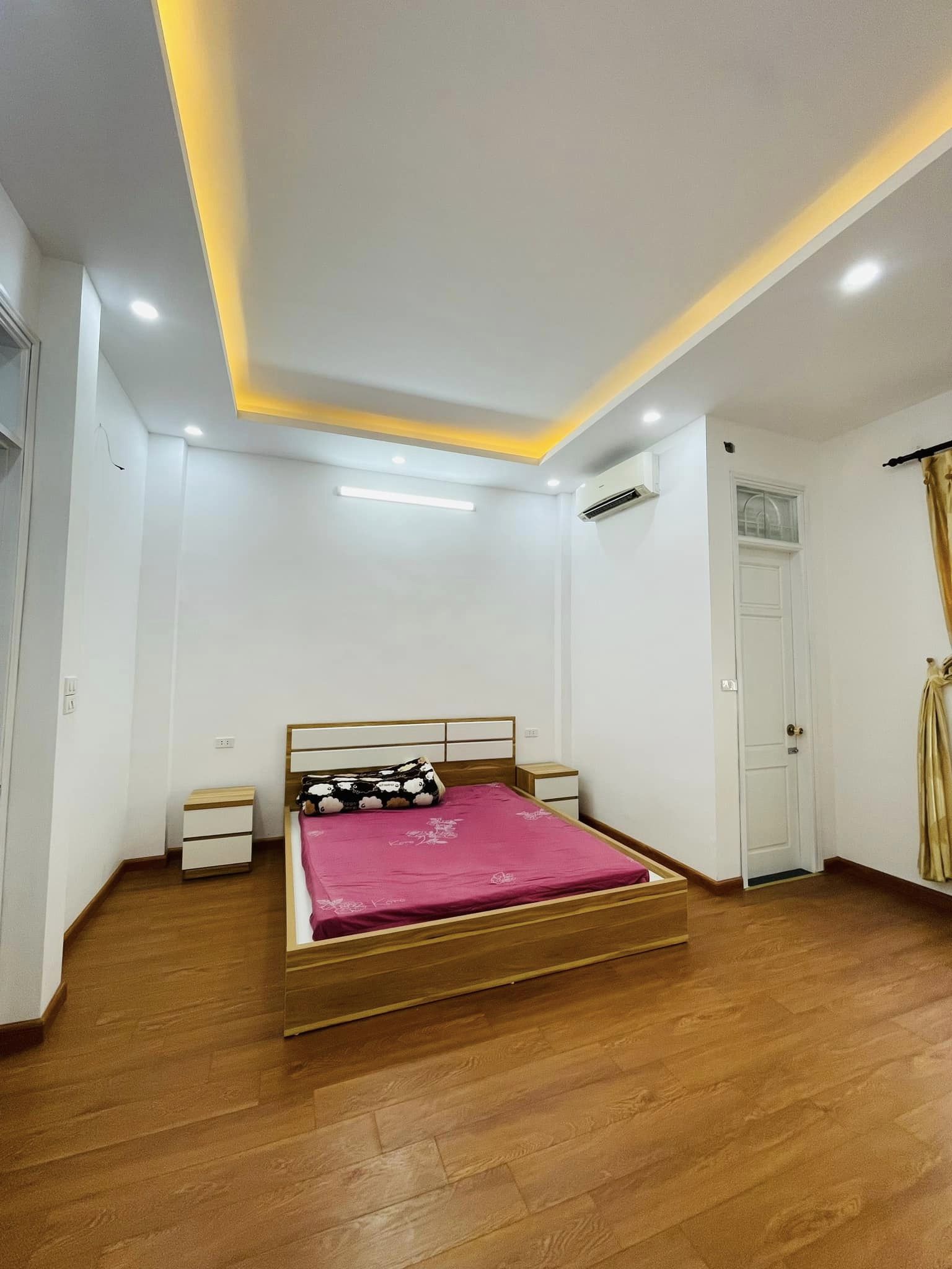 Bán nhà Nguyễn Trãi 52m x 5 tầng ô tô kinh doanh giá 10.5 tỷ