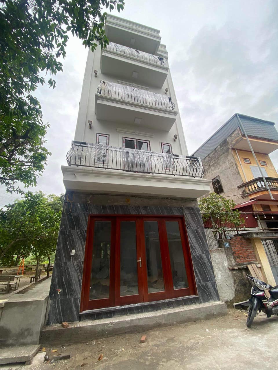 Vị trí vàng Thụy Phương - Lô góc 4 mặt thoáng - Ô tô tránh nhau - diện tích 40m2 ,Mặt tiền 5m 5 tầng , 4.95 tỷ