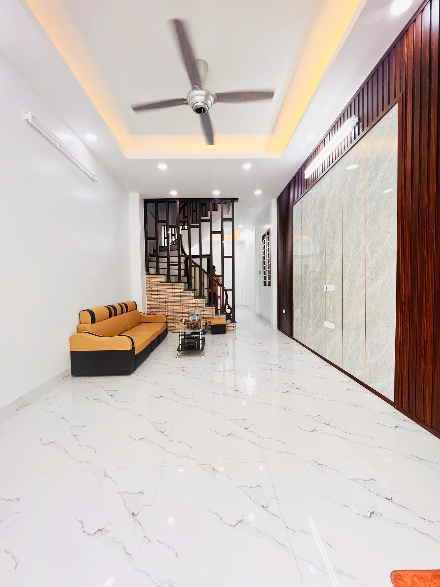 BÁN NHÀ PHỐ NGUYỄN KHANG CẦU GIẤY, NGÕ THÔNG YÊN HOÀ TRUNG KÍNH, NHÀ MỚI 4 TẦNG, LÔ GÓC.