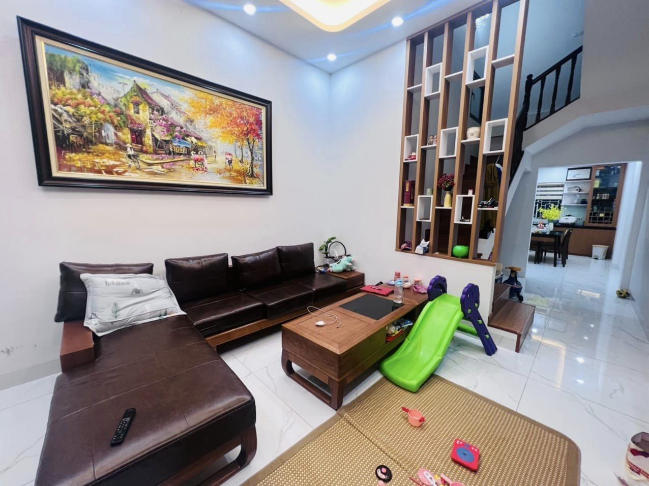 BÁN NHÀ ĐƯỜNG THÁI HÀ, NHÀ ĐẸP Ỏ NGAY, DT: 50M x 4 TẦNG, GIÁ 7,5 TỶ